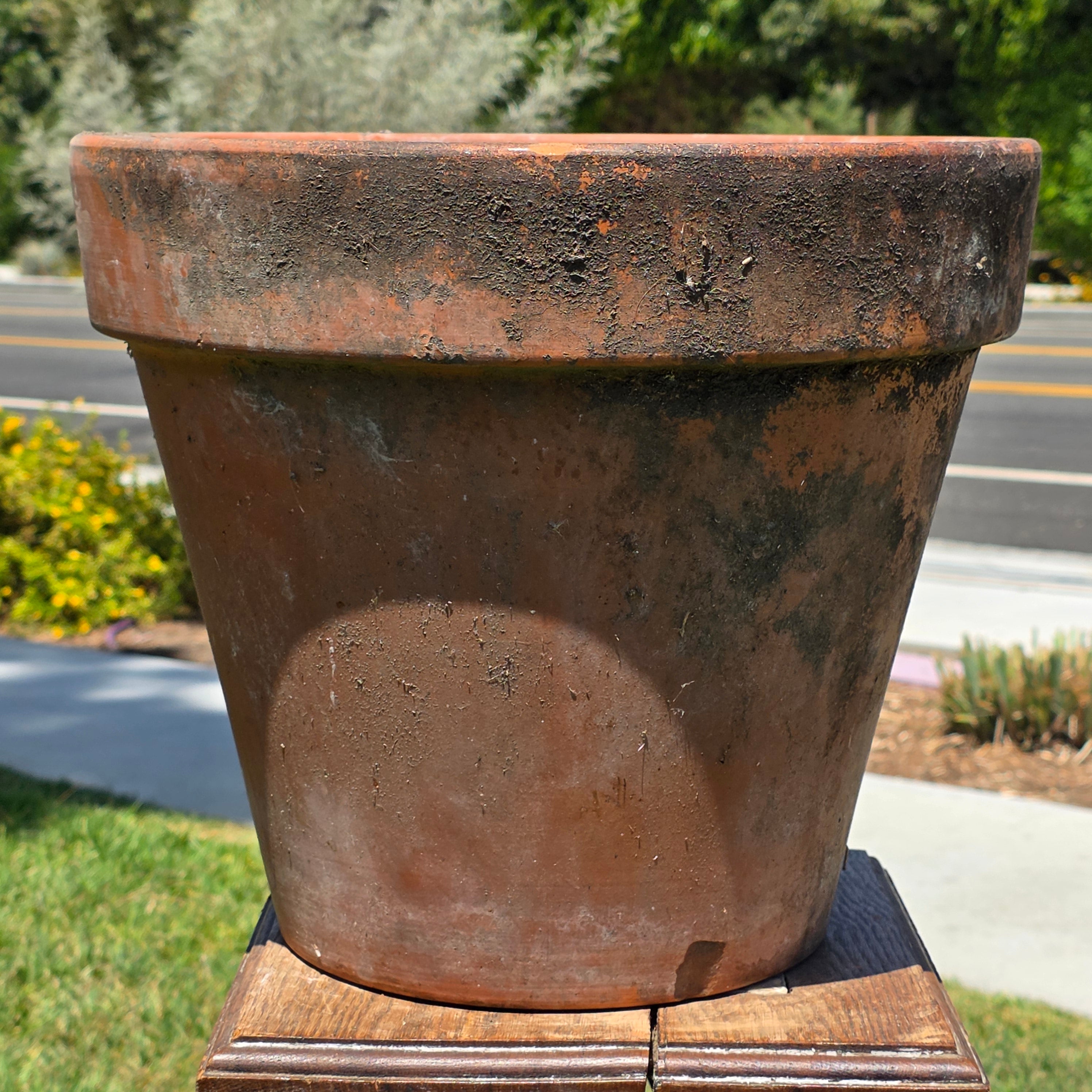 Share Vintage 1980s Terracotta Garden Planter Pot VA-TRE Vaserie Trevigiane Italy 15" (Damage)
