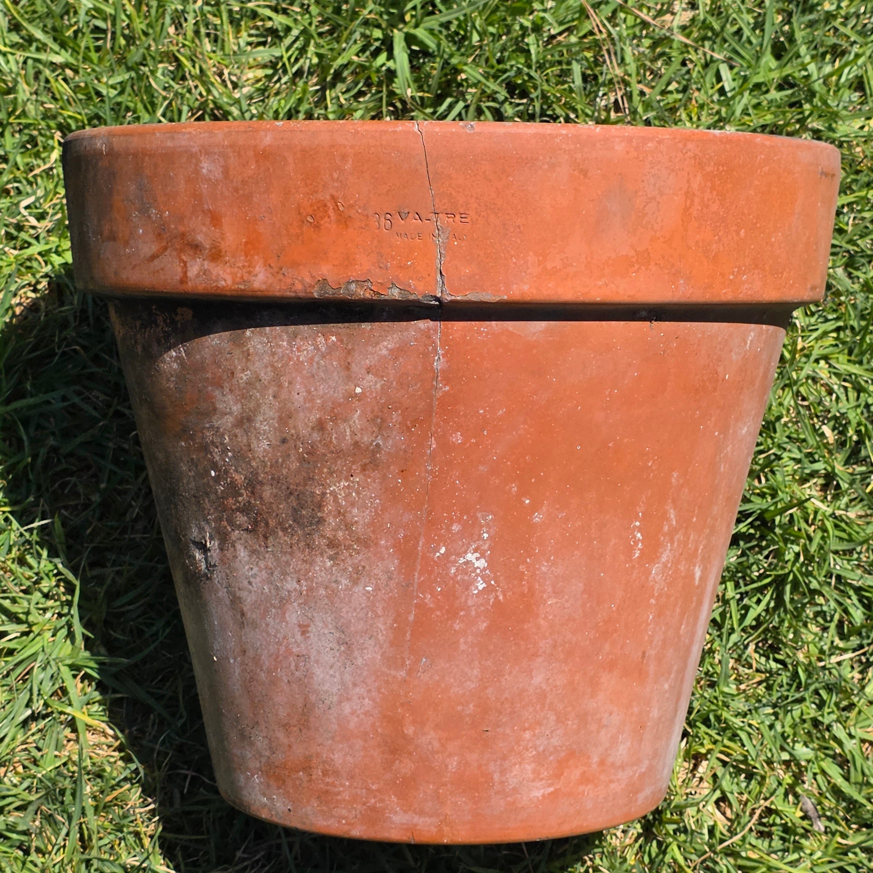 Share Vintage 1980s Terracotta Garden Planter Pot VA-TRE Vaserie Trevigiane Italy 15" (Damage)