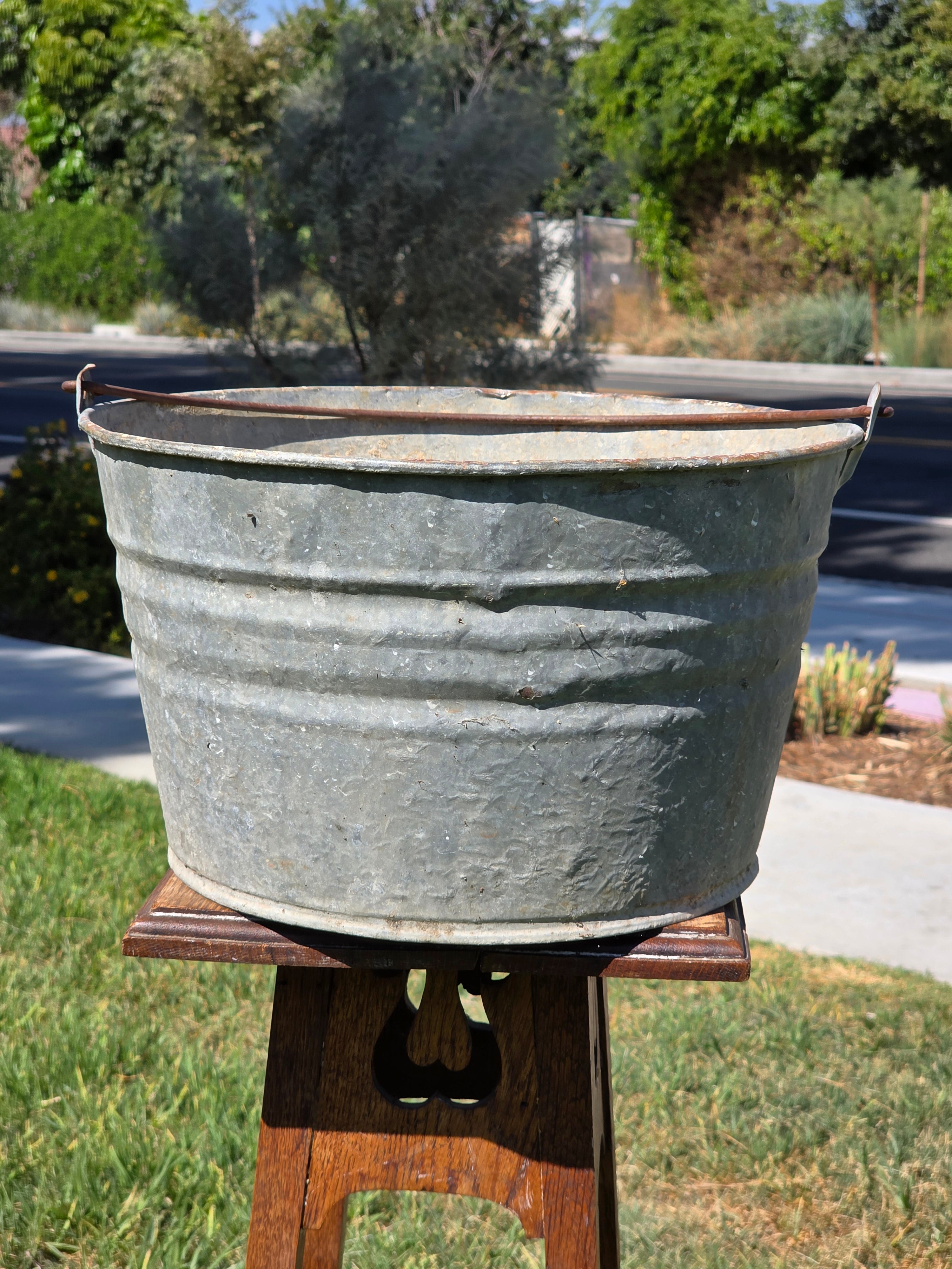 Vintage Galvanized Metal Wash Tub Bucket Planter Rustic Farmhouse Garden 14"