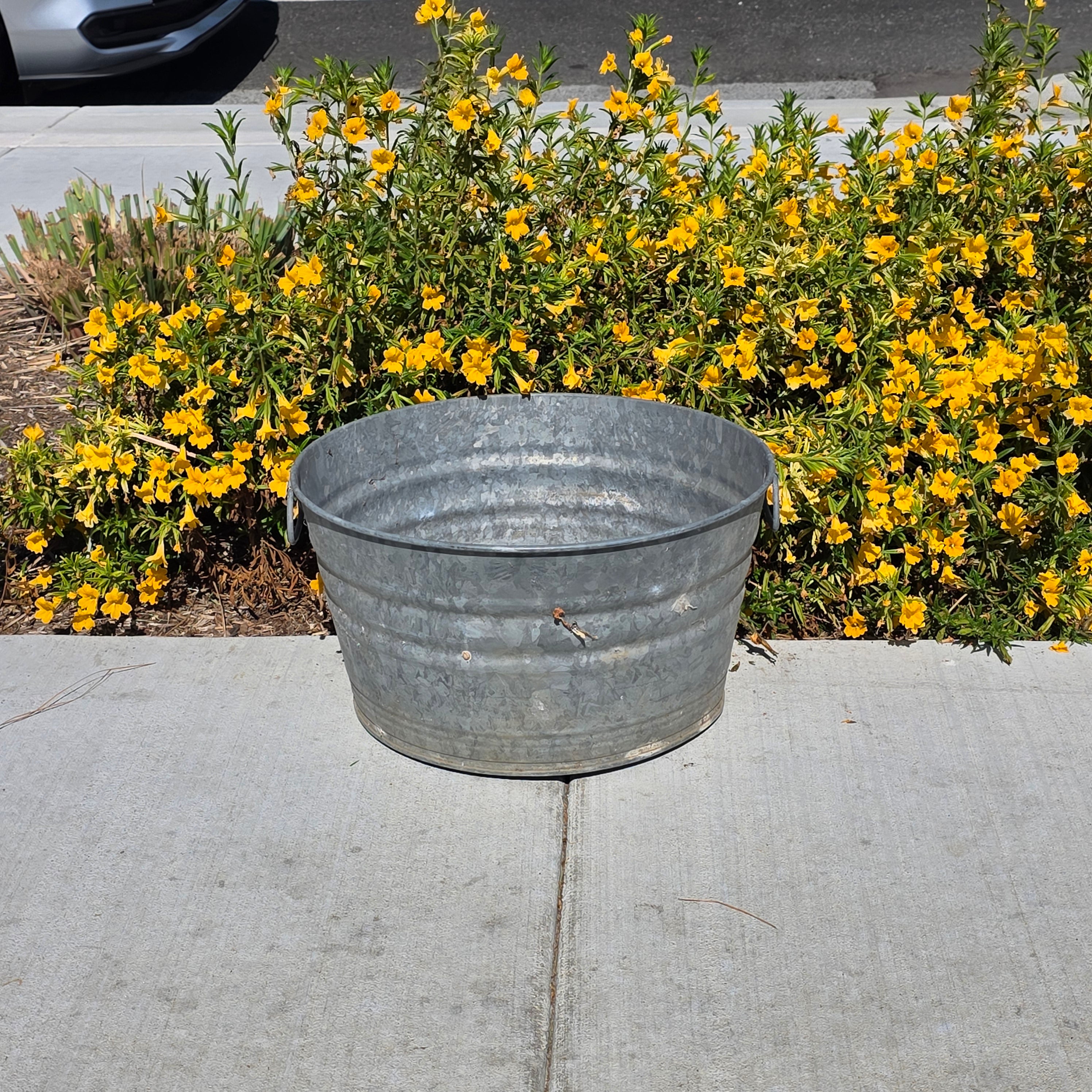 Vintage Galvanized Metal Round Tub Planter 19"W x 10"H Drain Hole Washtub Garden