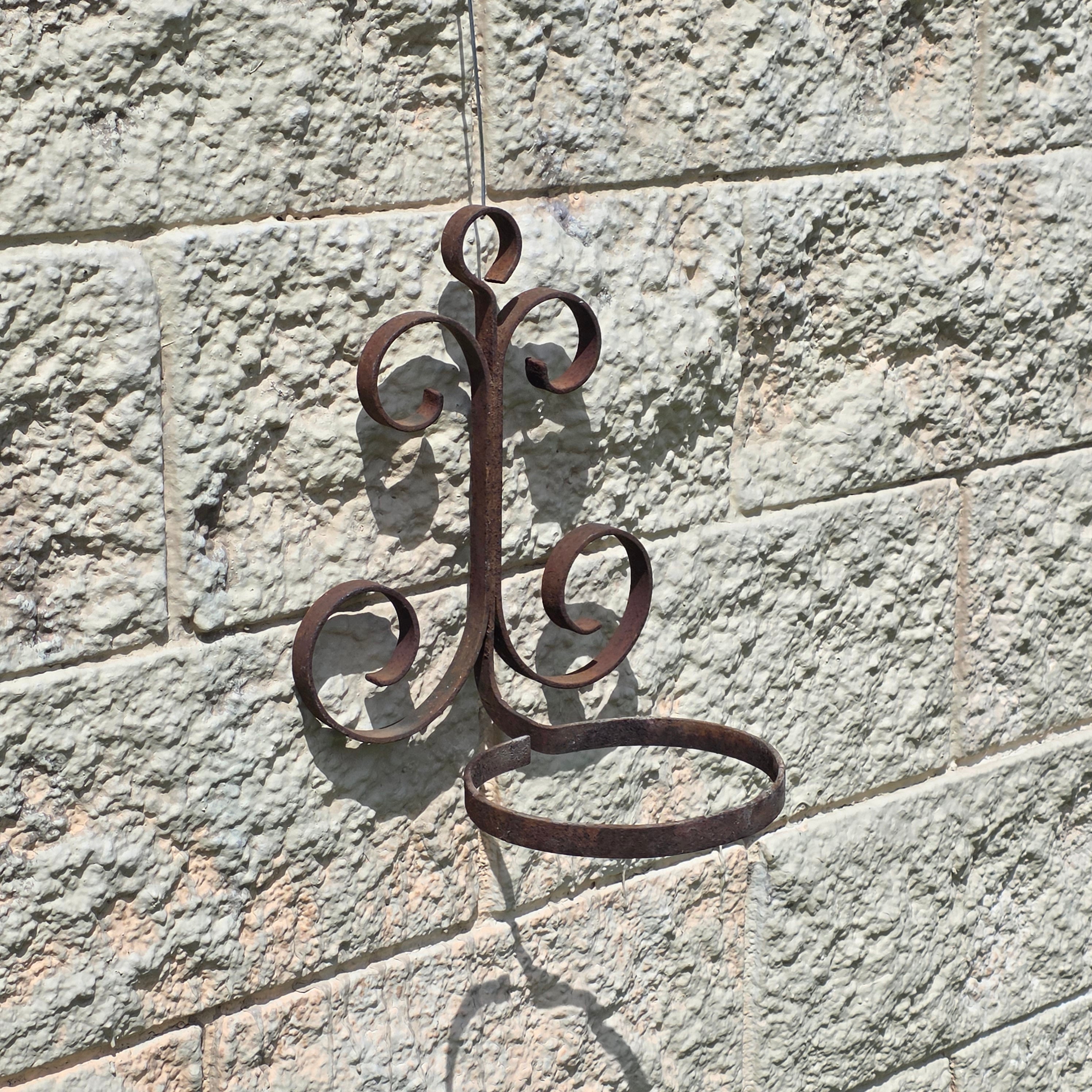Vintage Wrought Iron Wall Plant Holder Scroll Fleur De Lis Rustic Pot Ring 6”