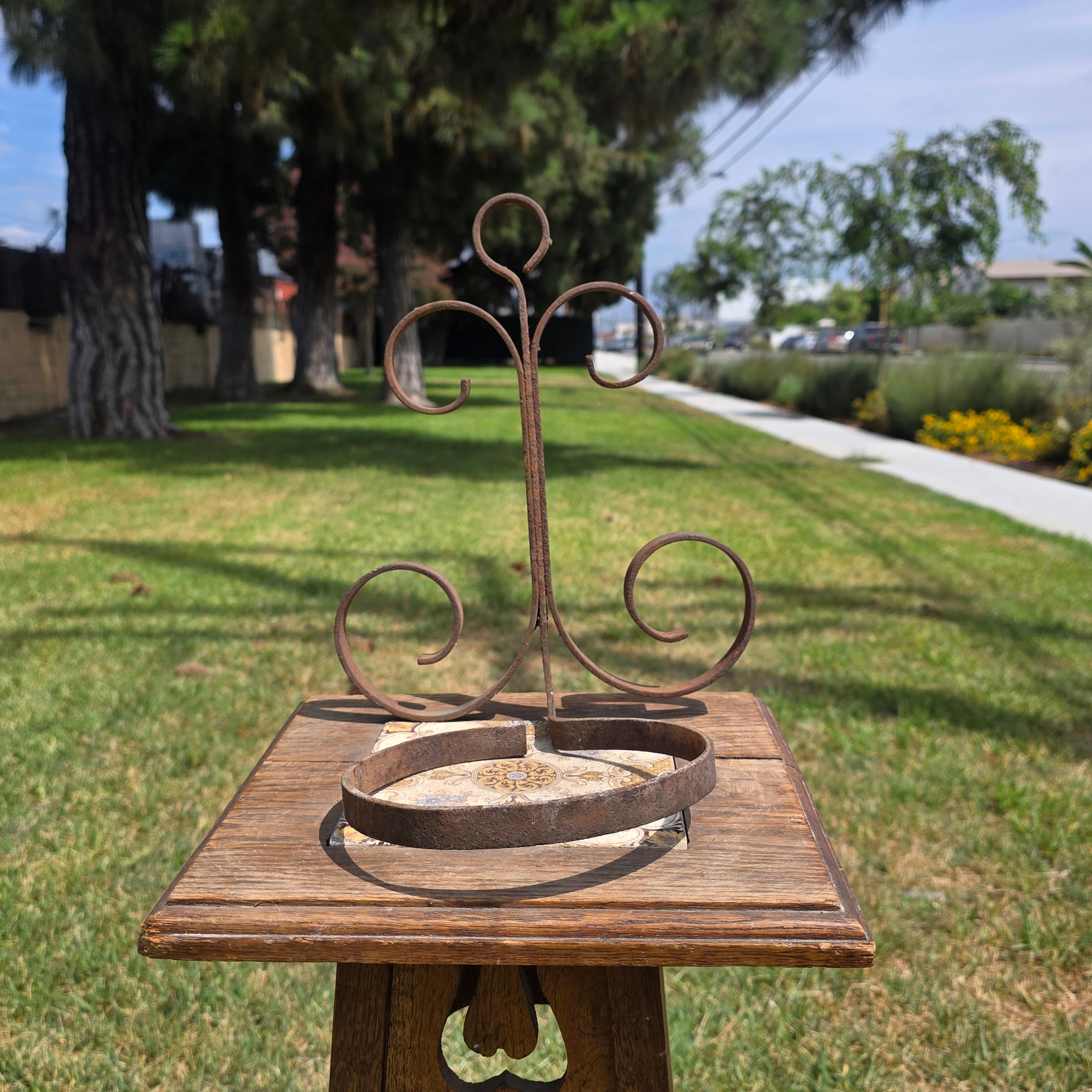 Vintage Wrought Iron Wall Plant Holder Scroll Fleur De Lis Rustic Pot Ring 6”