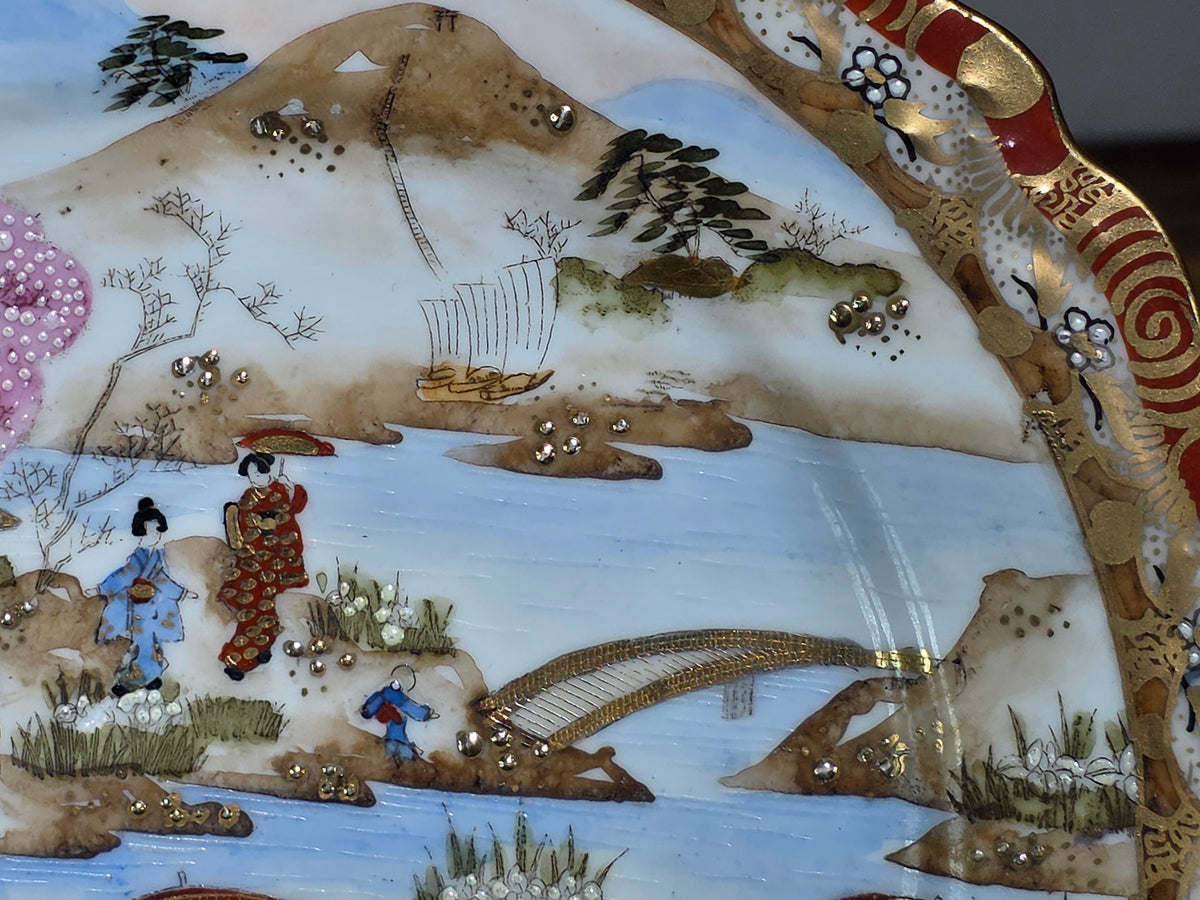 Vintage Kutani Moriage Geisha Scalloped Plate Hand Painted Japan Gold Gilt 9"