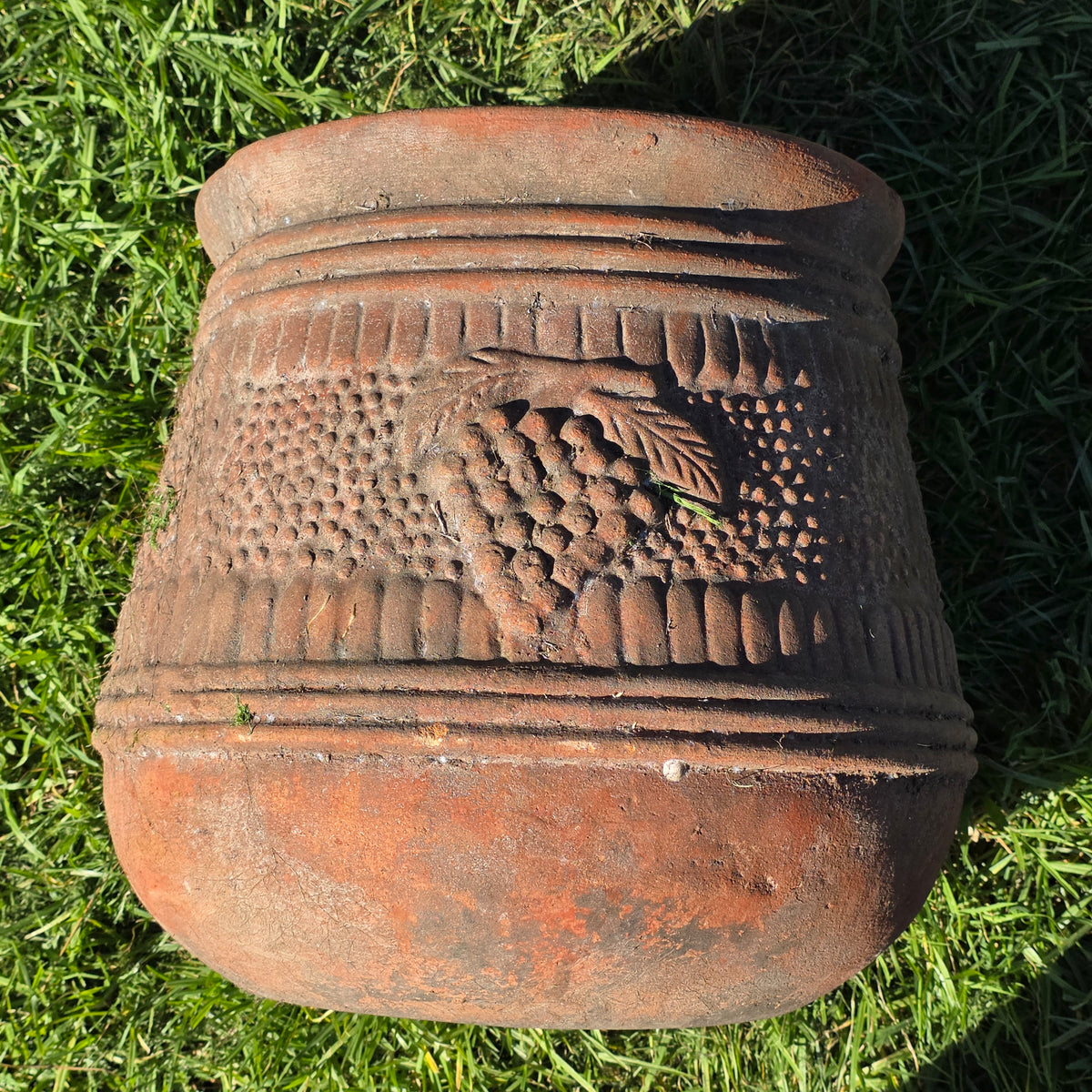 Vtg Terracotta Grape Planter Relief Raised Berry Vine Tuscan Garden 17" Large