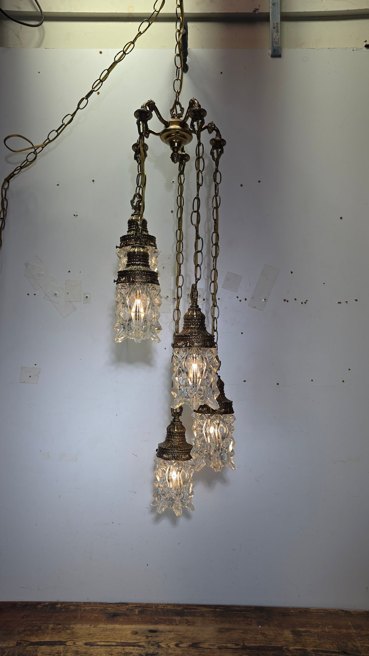 Vintage 1975 EK Hollywood Regency Brass 5 Light Cascade Swag Chandelier Lamp