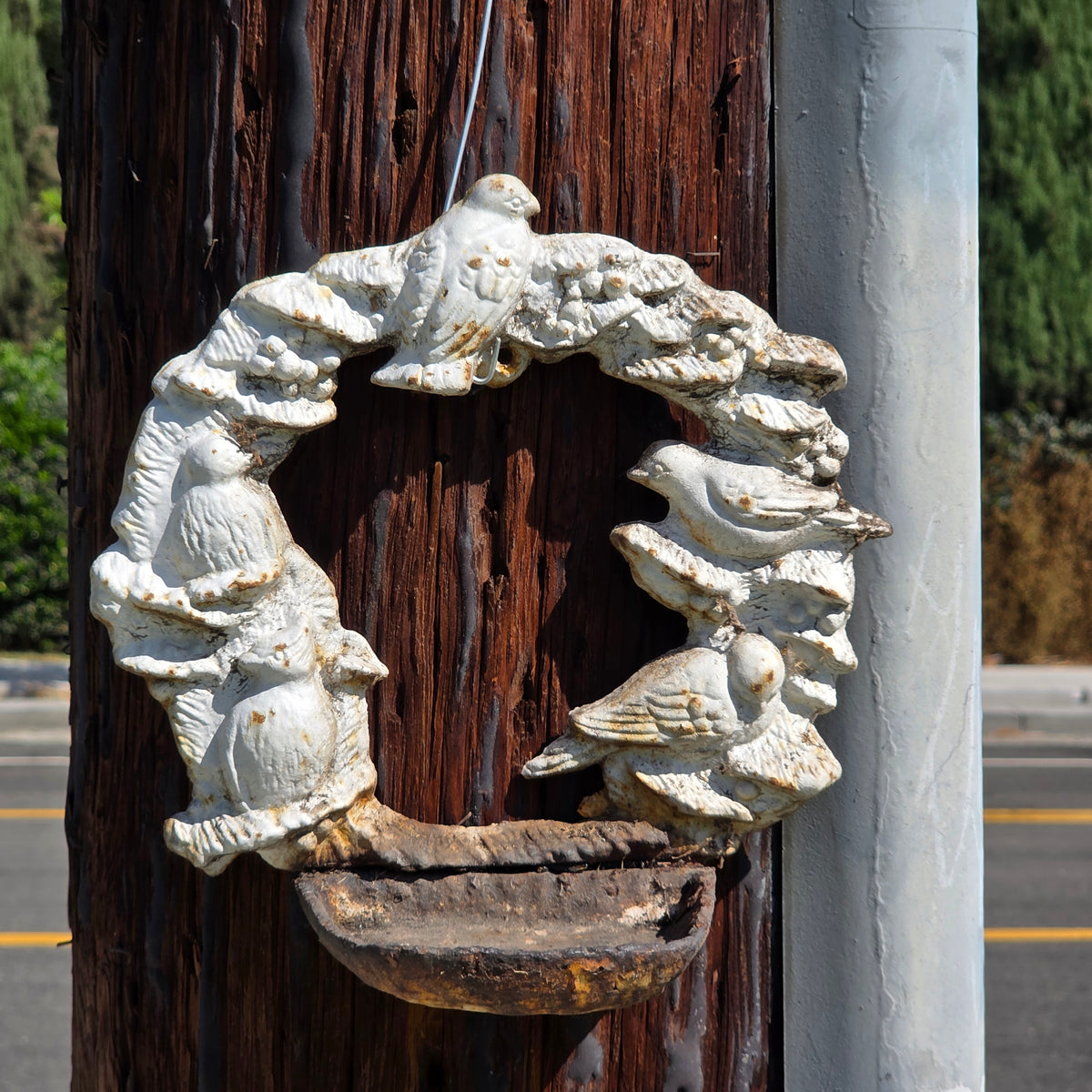 Vintage Cast Iron Bird Feeder Wreath Wall Mount Plaque Shabby White Garden Bath