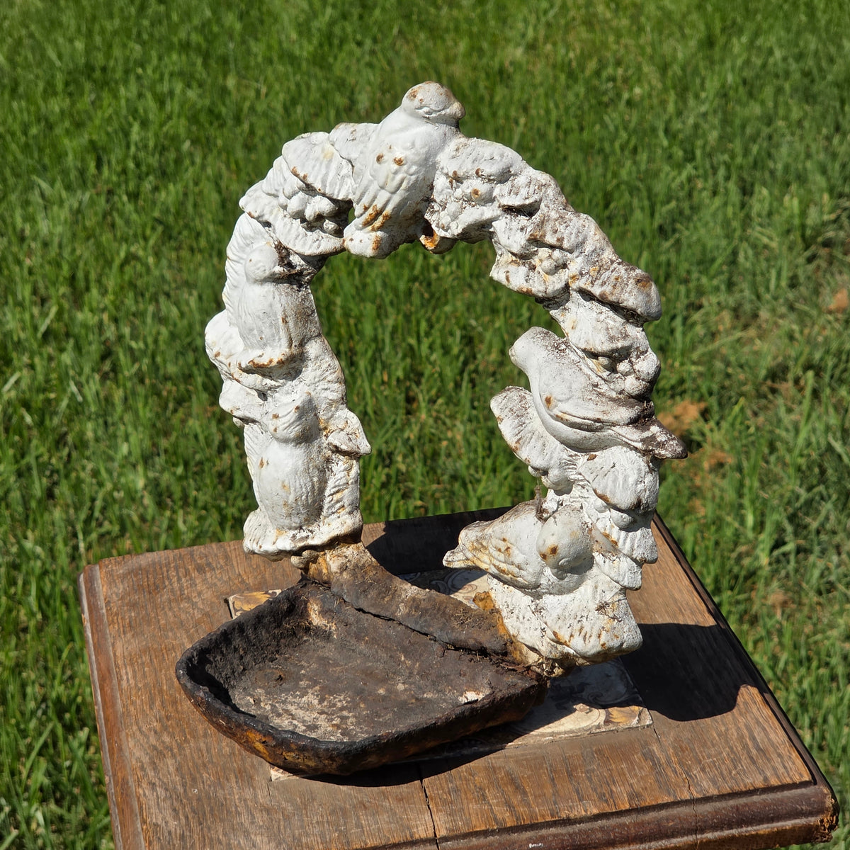 Vintage Cast Iron Bird Feeder Wreath Wall Mount Plaque Shabby White Garden Bath