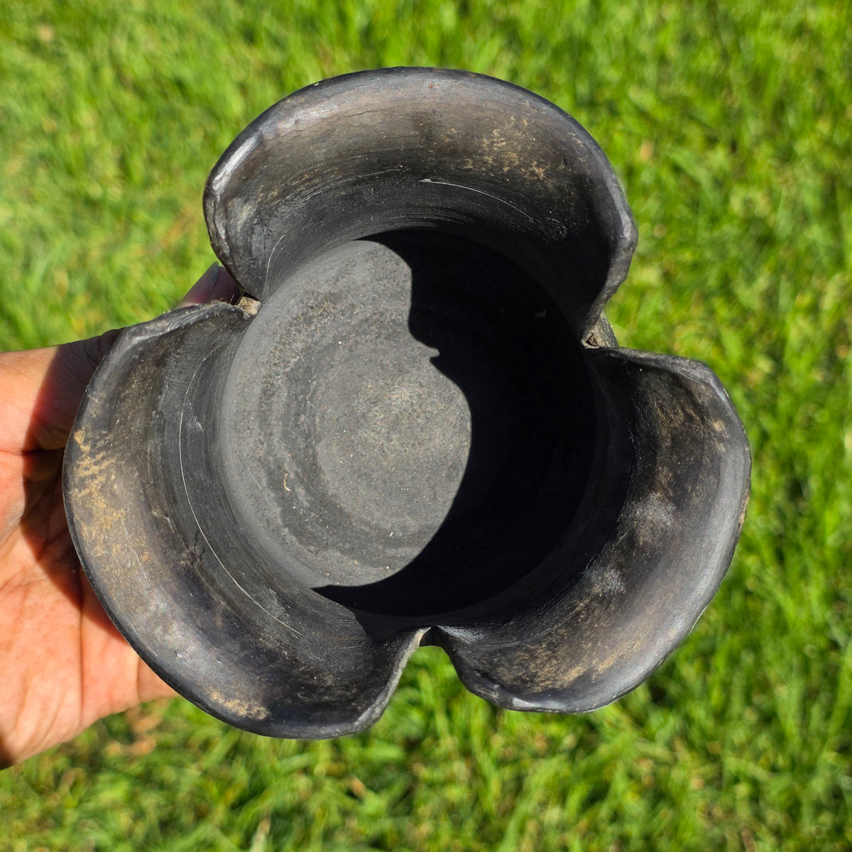 Vintage Mexican Barro Negro Black Clay Pottery Tripod Bowl Oaxaca Ruffled Footed