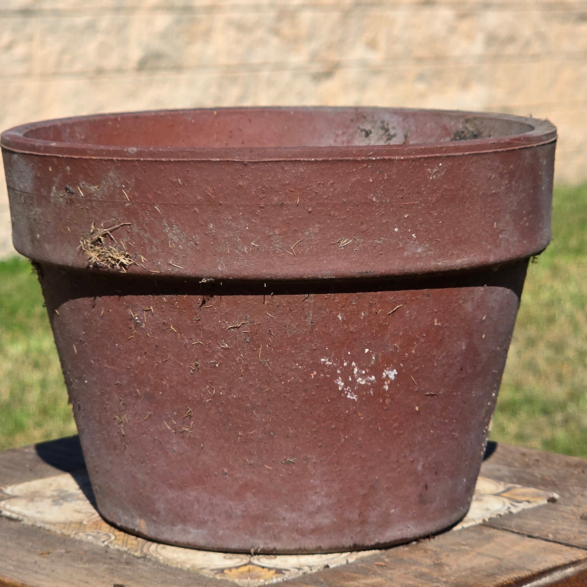 Vtg Terracotta Color Thick Wall Flower Pot Heavy Composite Round Planter Garden