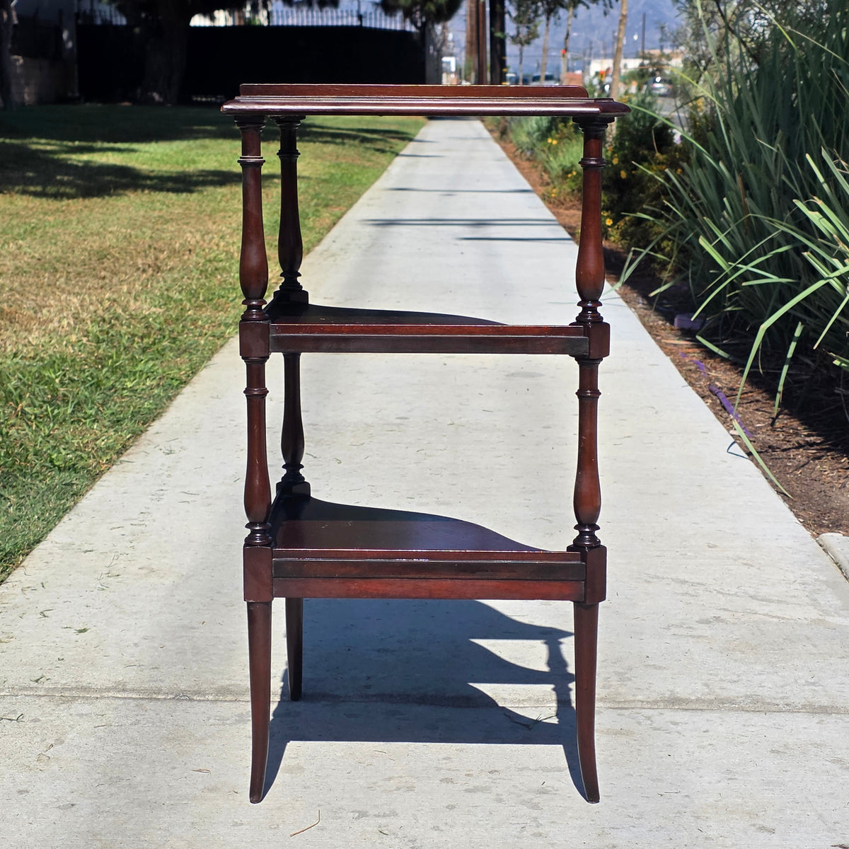 Antique Mahogany Corner Whatnot Shelf 3 Tier Splayed Leg Spindle Stand