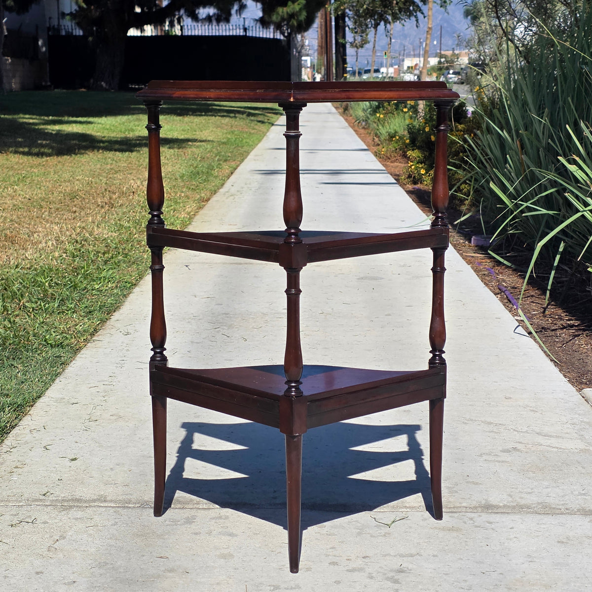 Antique Mahogany Corner Whatnot Shelf 3 Tier Splayed Leg Spindle Stand
