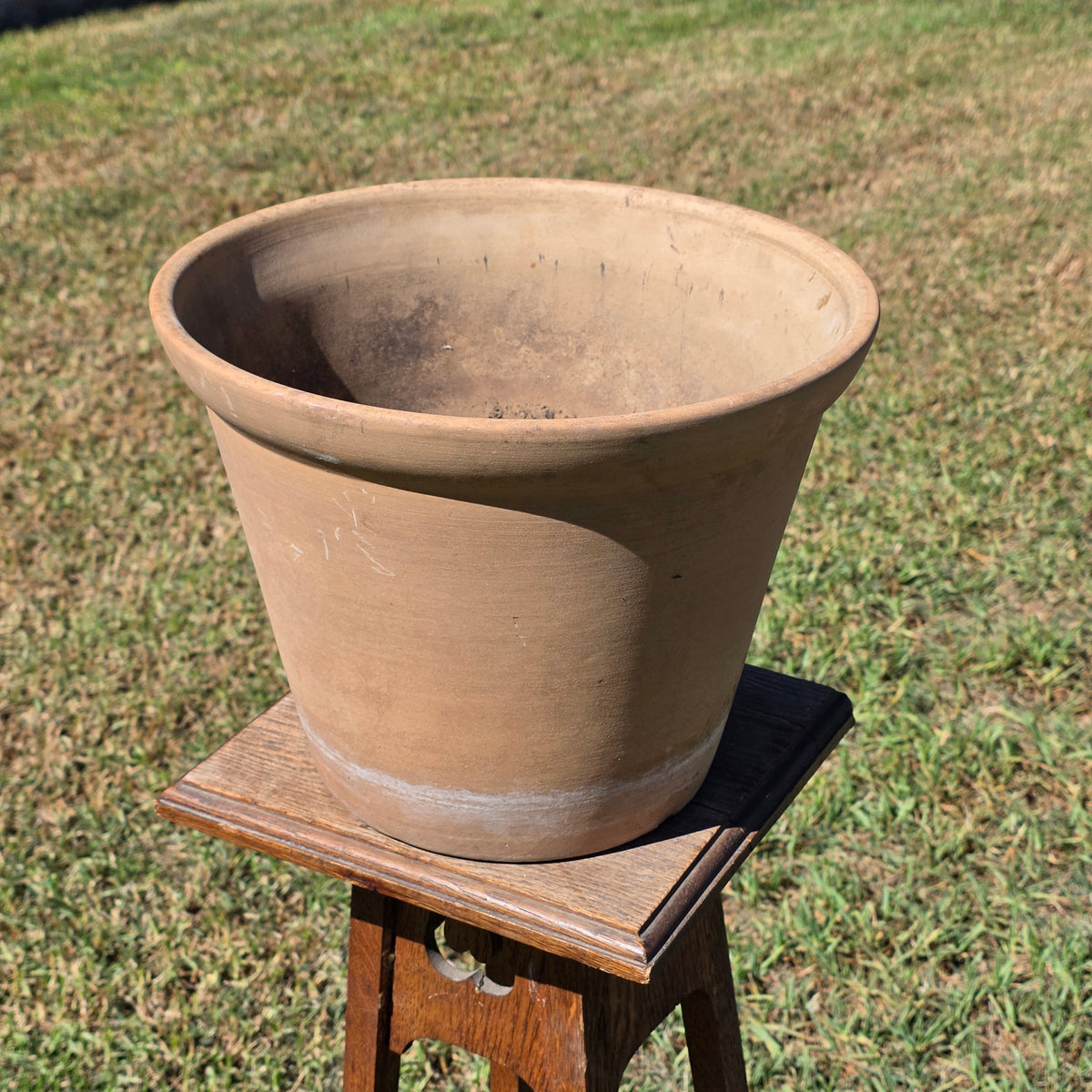 Vintage US Pottery Terracotta Planter 12" MCM Large Clay Flower Pot Made in USA (Copy)