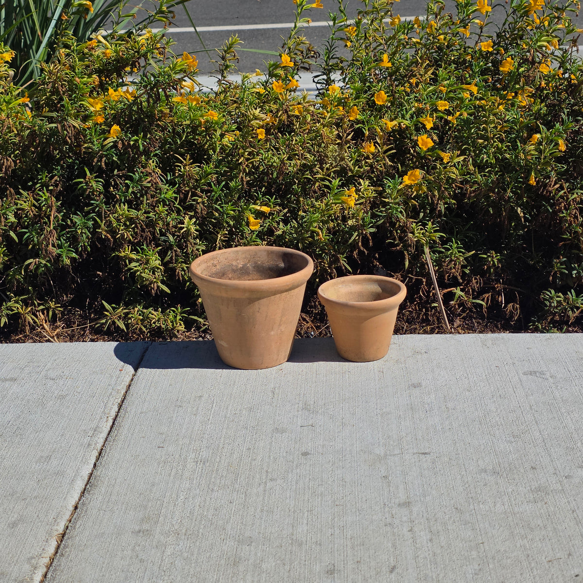 Vtg US Pottery Terracotta Planter Flower Pot Clay Set 2 USA Heavy Aged Patina