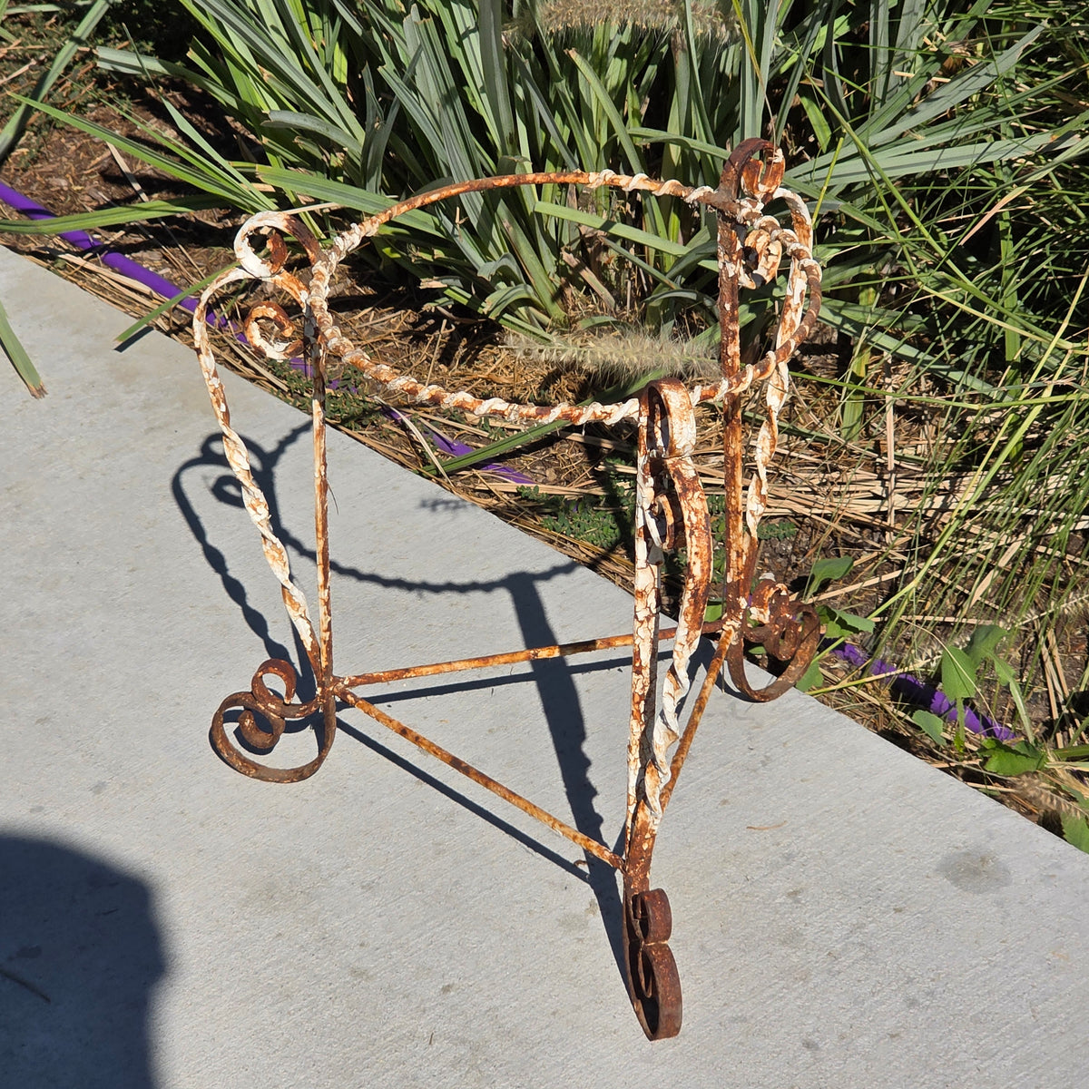 Vtg Wrought Iron Plant Stand Mid Century Twisted Scroll Patio Garden White Rust