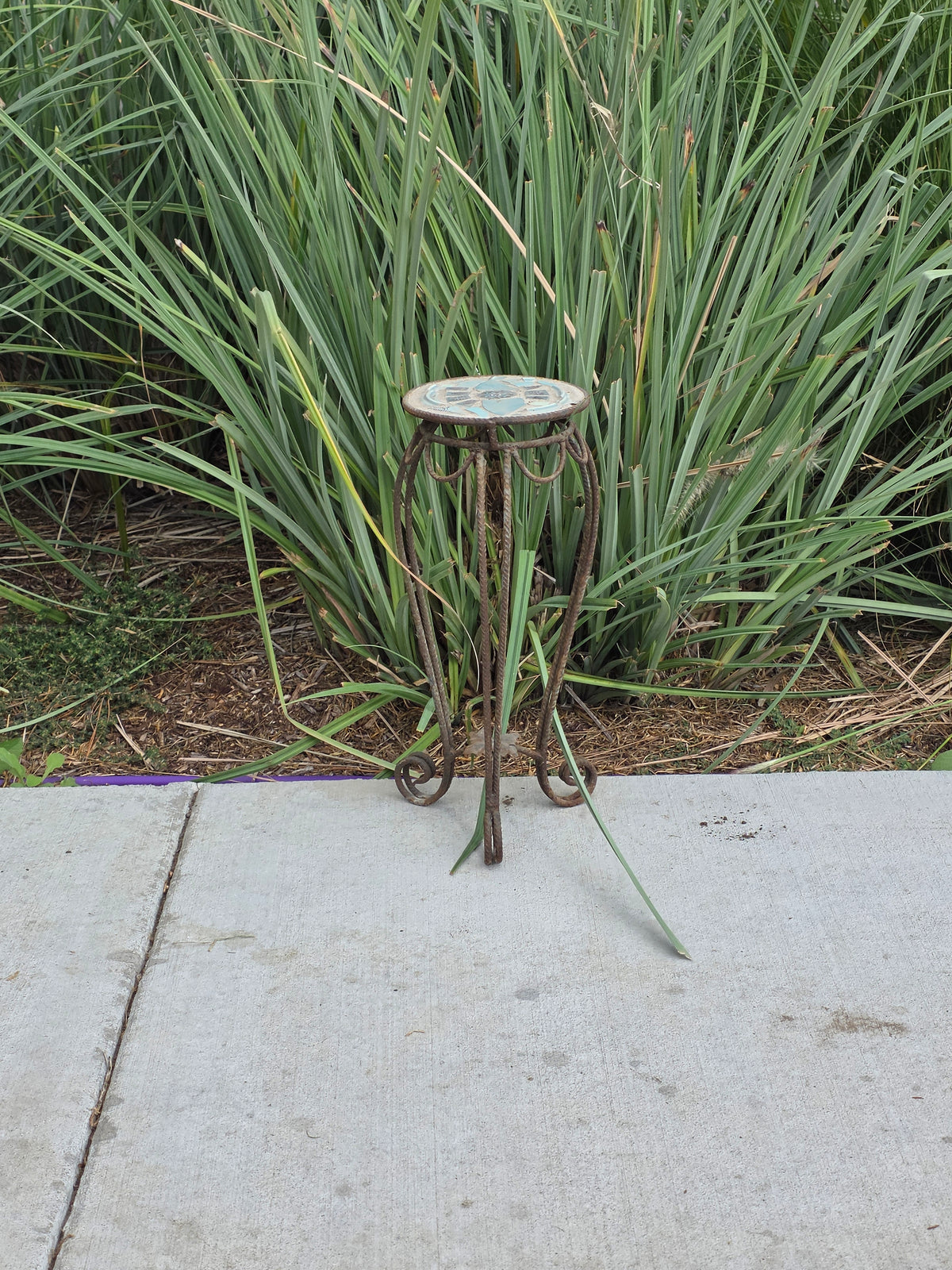 Vtg Round Mosaic Plant Stand Wrought Iron Broken China Patio Accent Table 18"