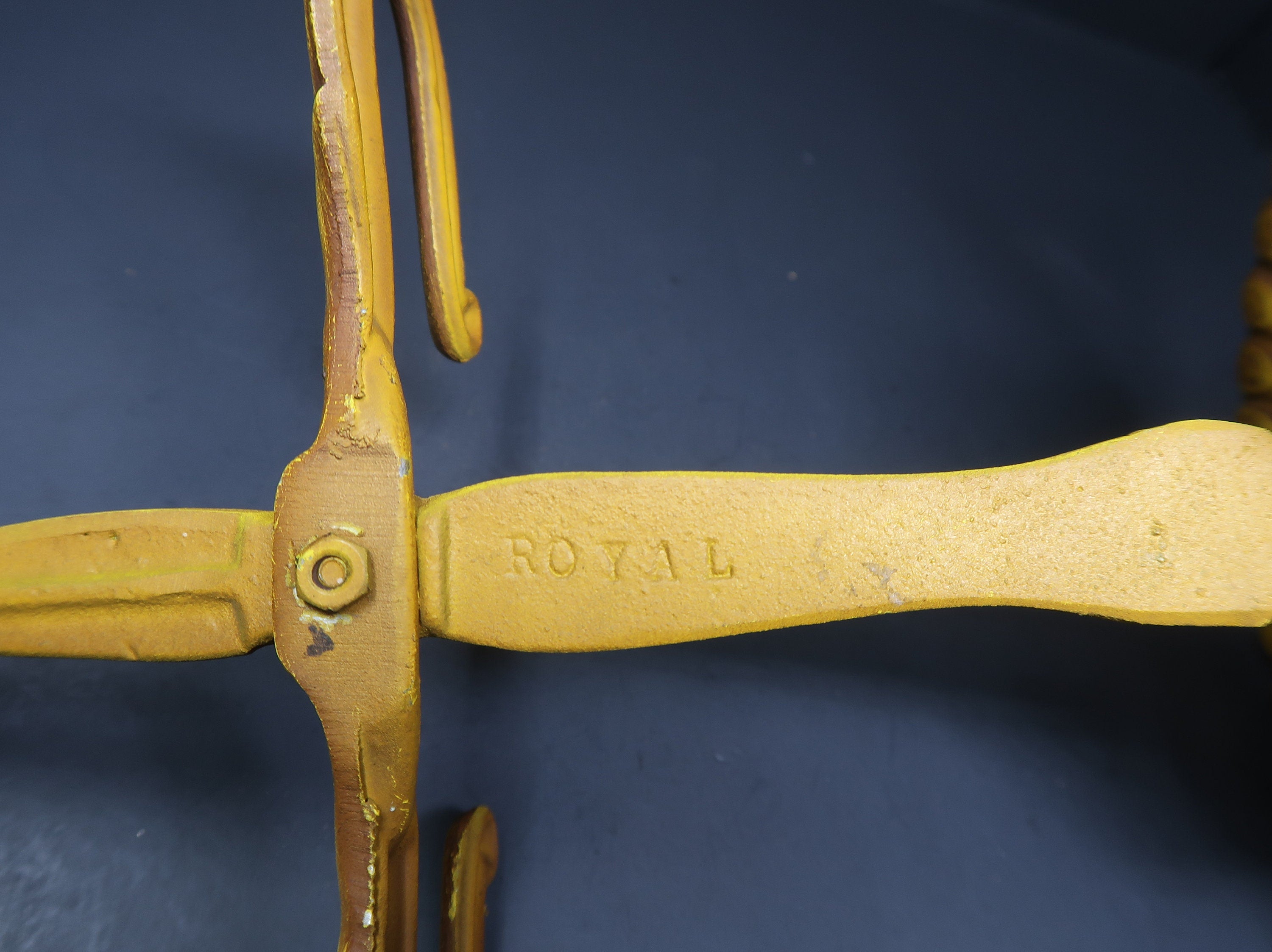 ROYAL Aluminum Hearth Tool Holder Yellow Victorian L 10.75” x D 10” x H 16.5”