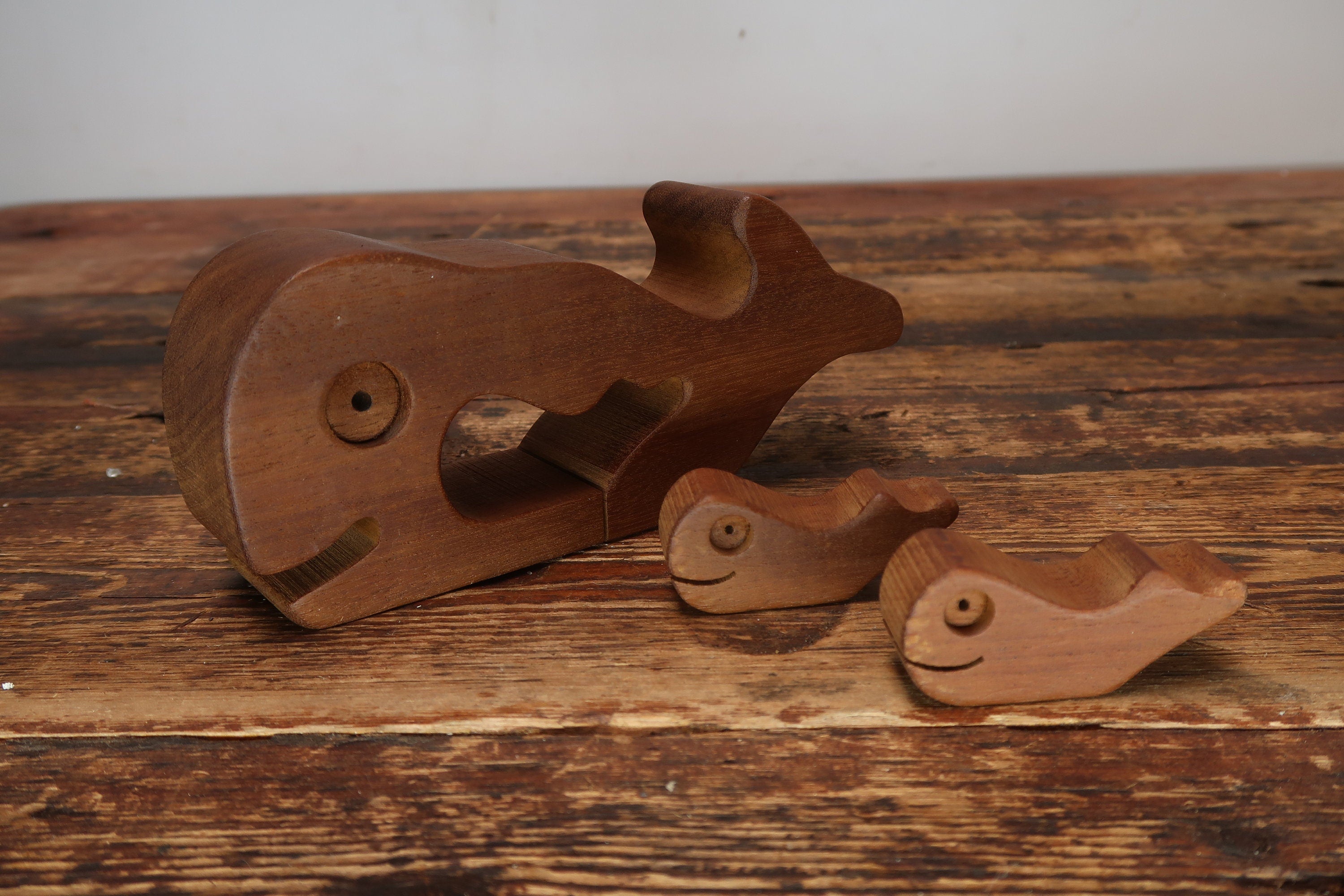 Bob Ameri Hand Carved Wooden Whale With 2 Baby Whales