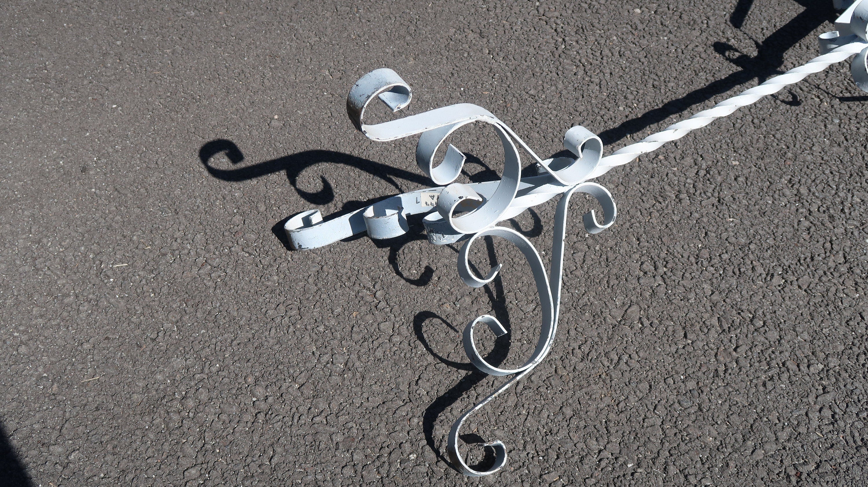 Vintage Metal Scroll Plant Stand Flower Pot Stand White Shabby Chic H 37.5"