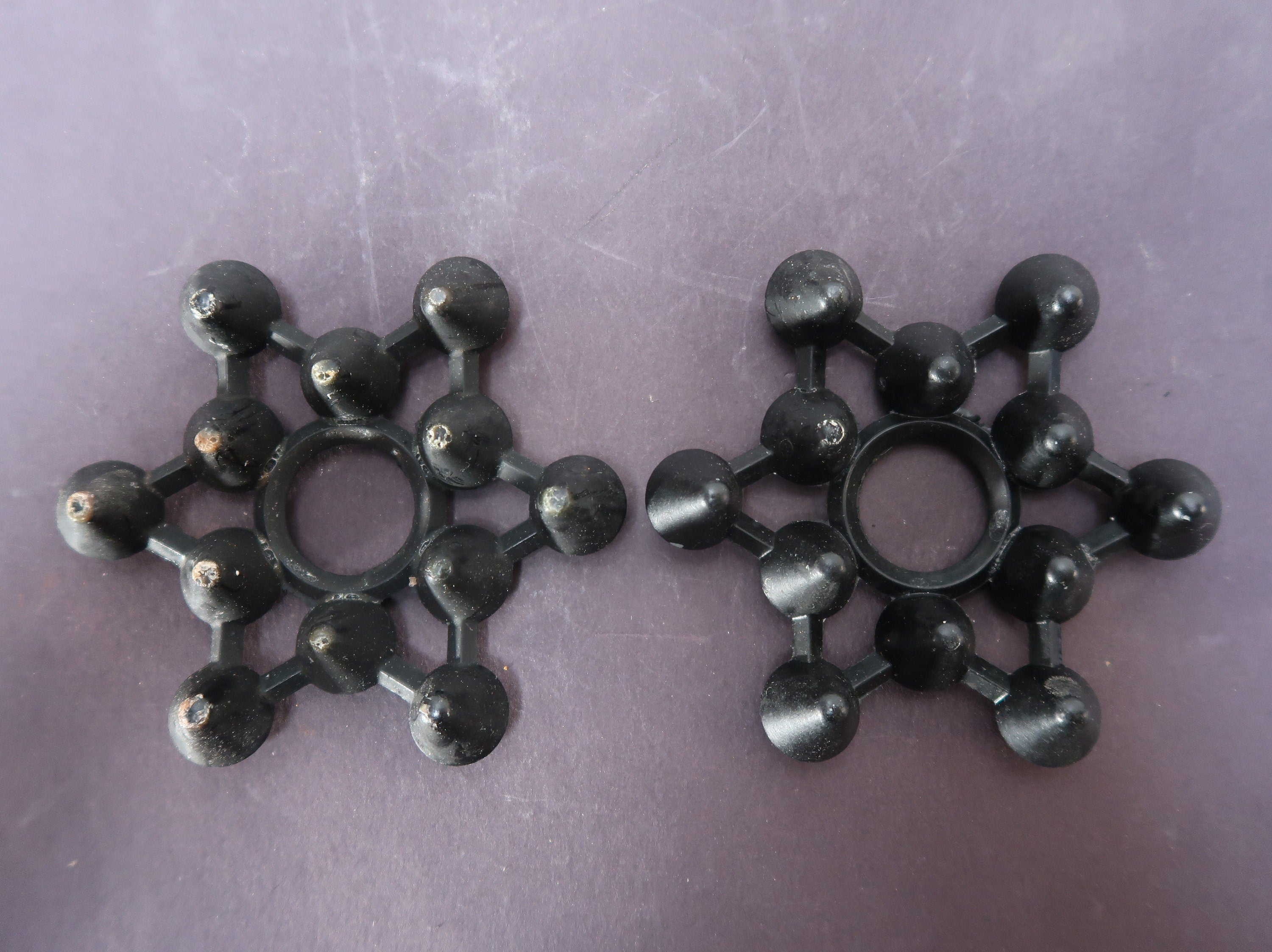 Set of 2 Vogue Slim Candles Snow Flake Design