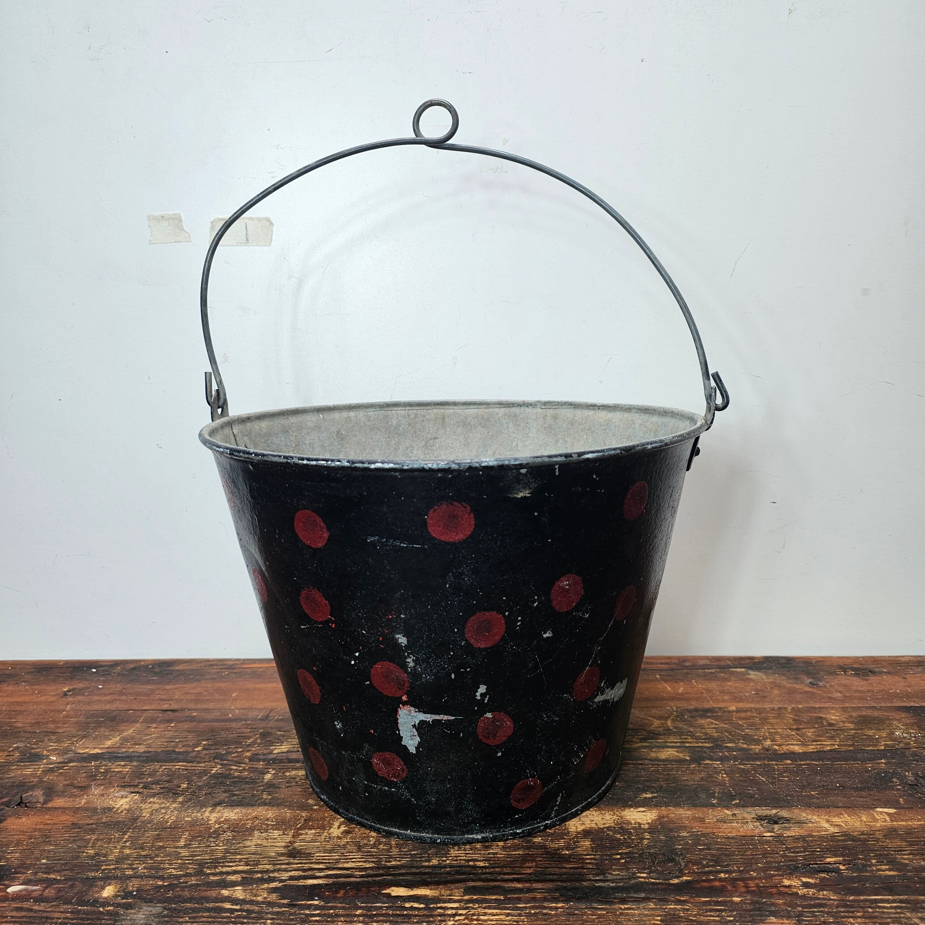 Black & Red Dots Painted Bucket Galvanized Steel Watering Bucket