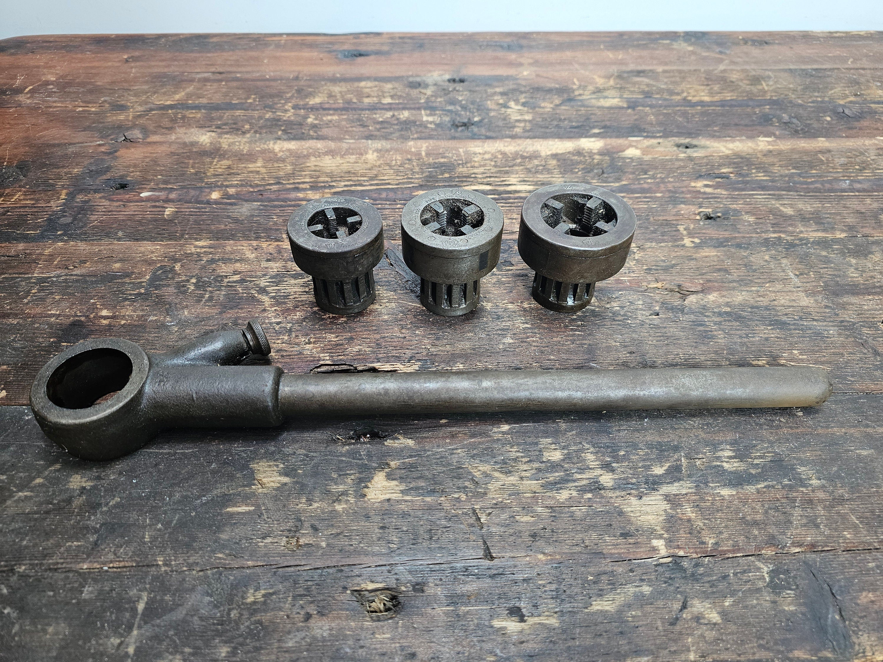Toledo Pipe Threading Machine Co. with 3 Dies 3/4, 1/2, 3/8" Vintage
