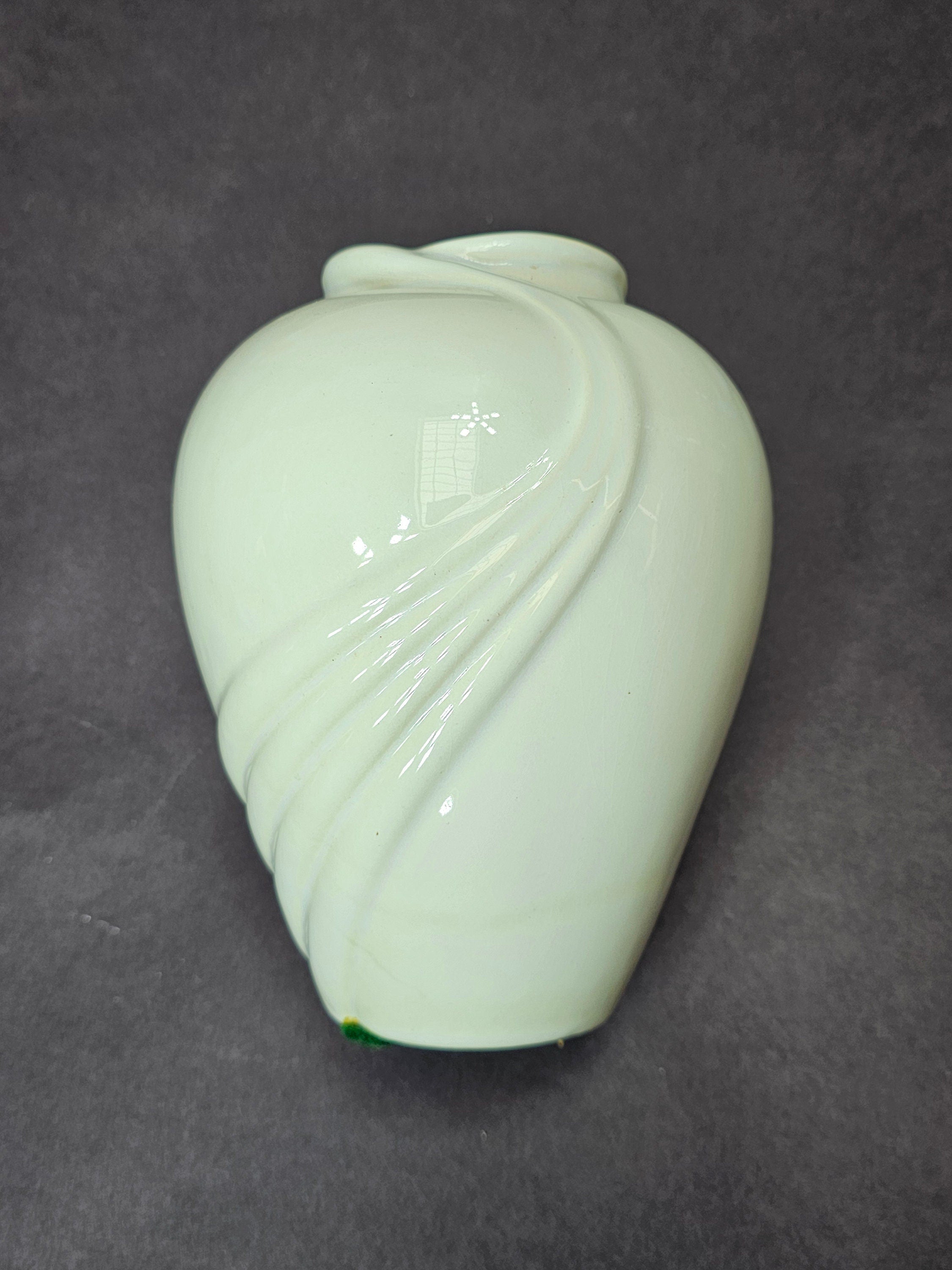 Vintage Haeger Pottery Streamline Swirl Vase 919-08 White Glaze