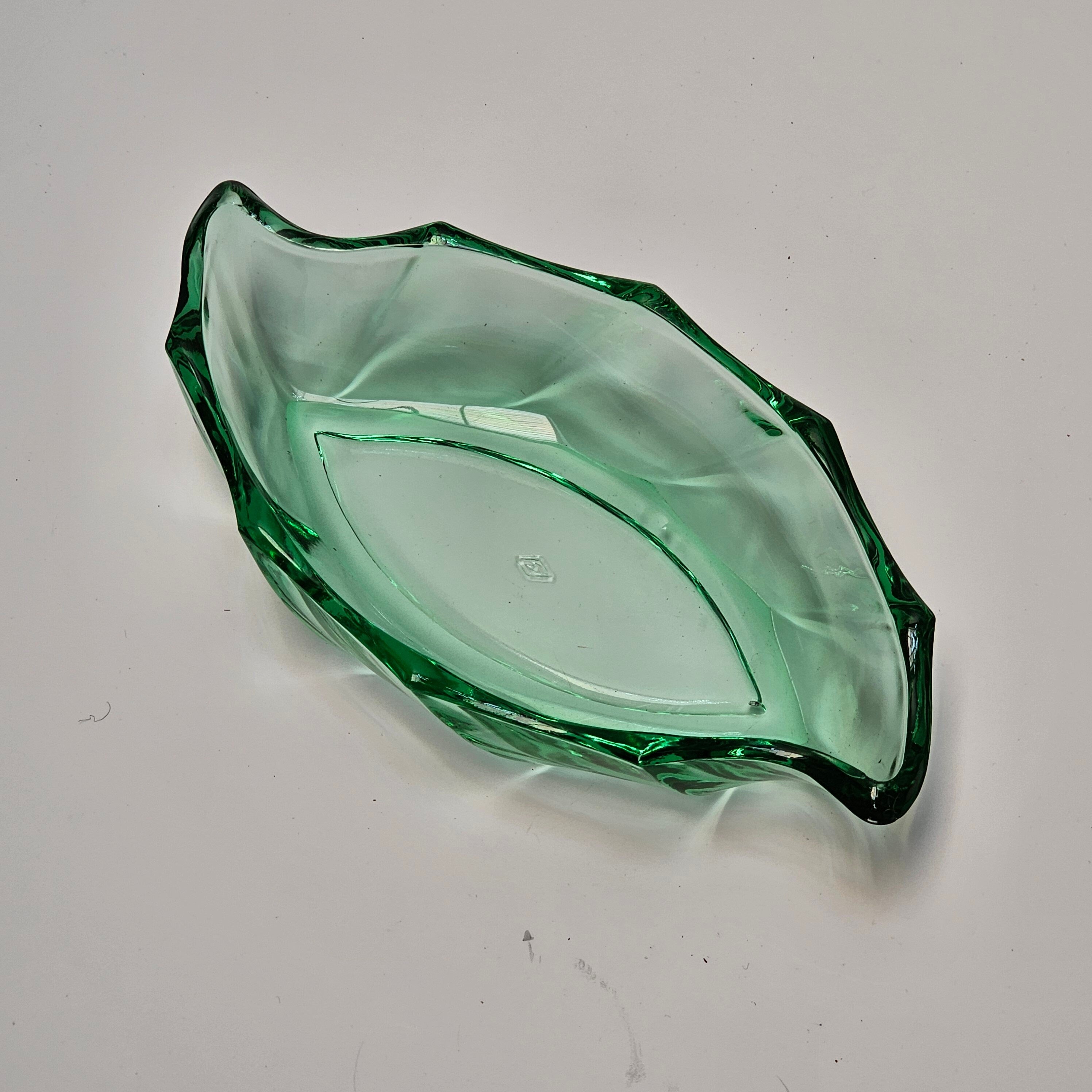 Heisey 7" Twist Moongleam Pickle Dish
