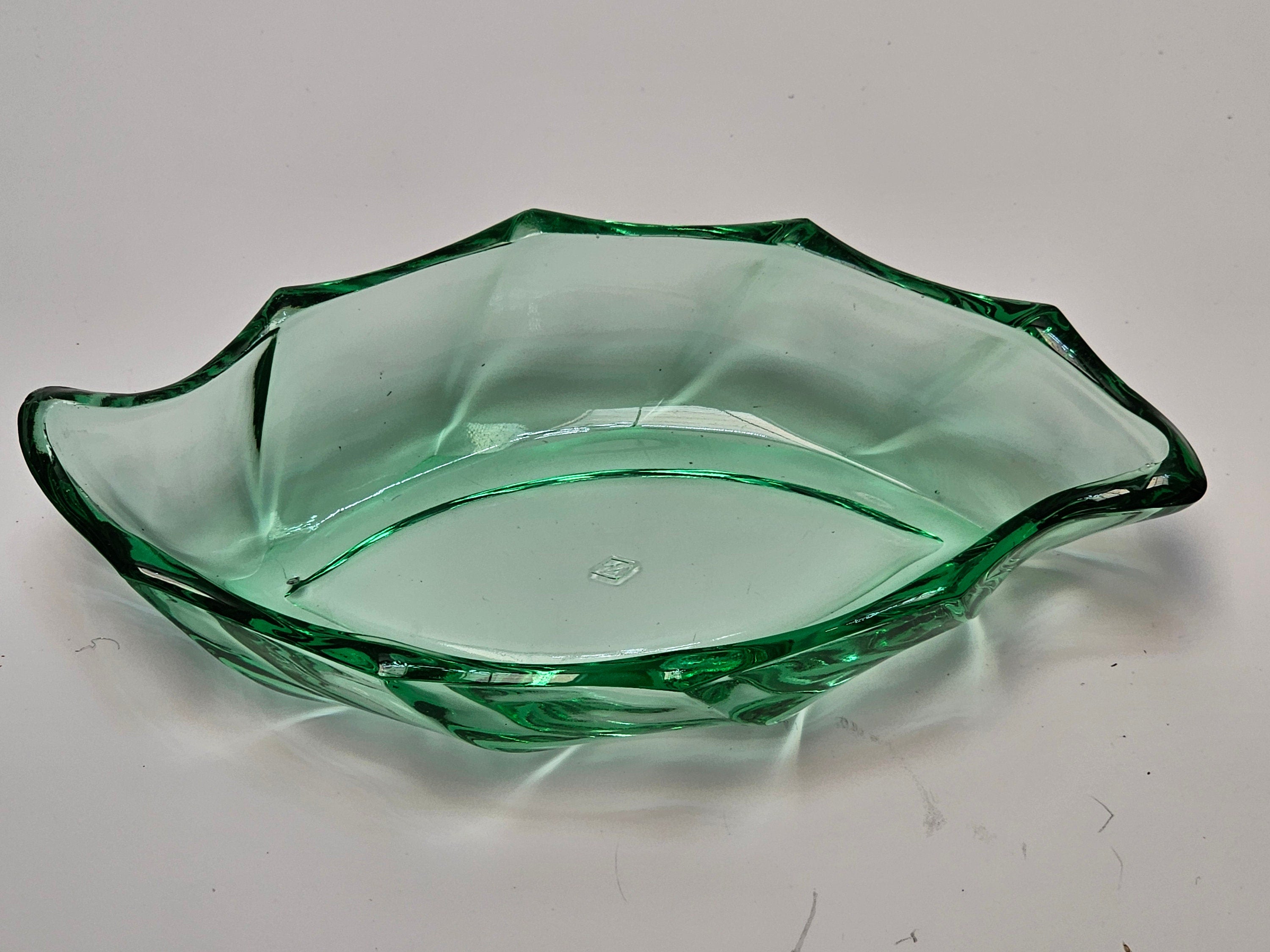 Heisey 7" Twist Moongleam Pickle Dish