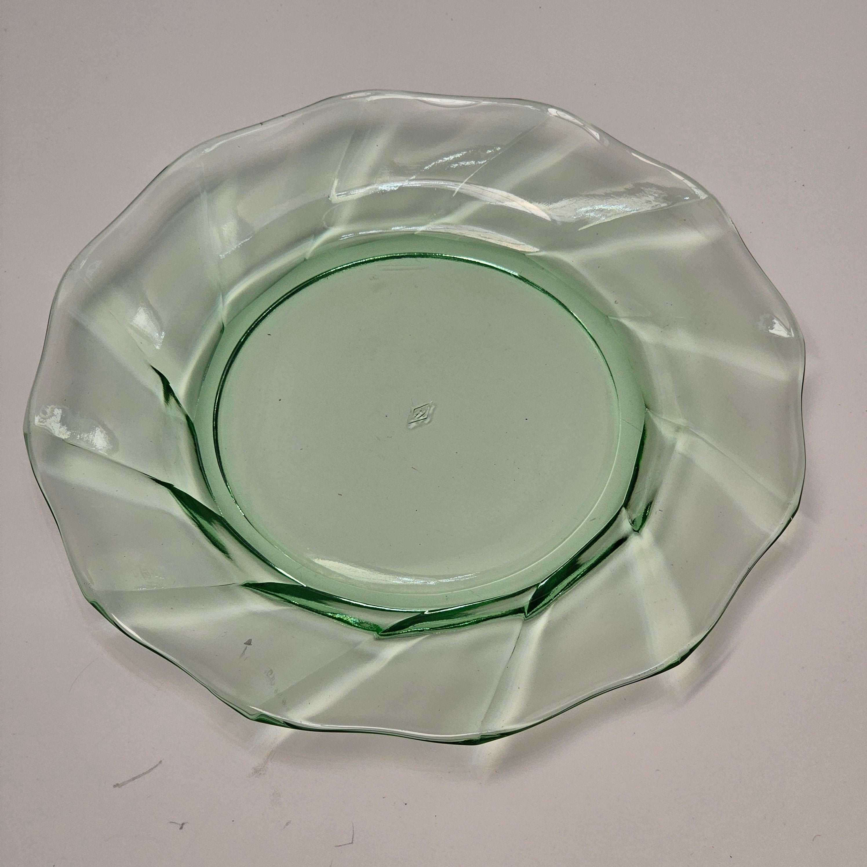 Heisey 7" Twist Green Moongleam Glass Salad Dessert Plate