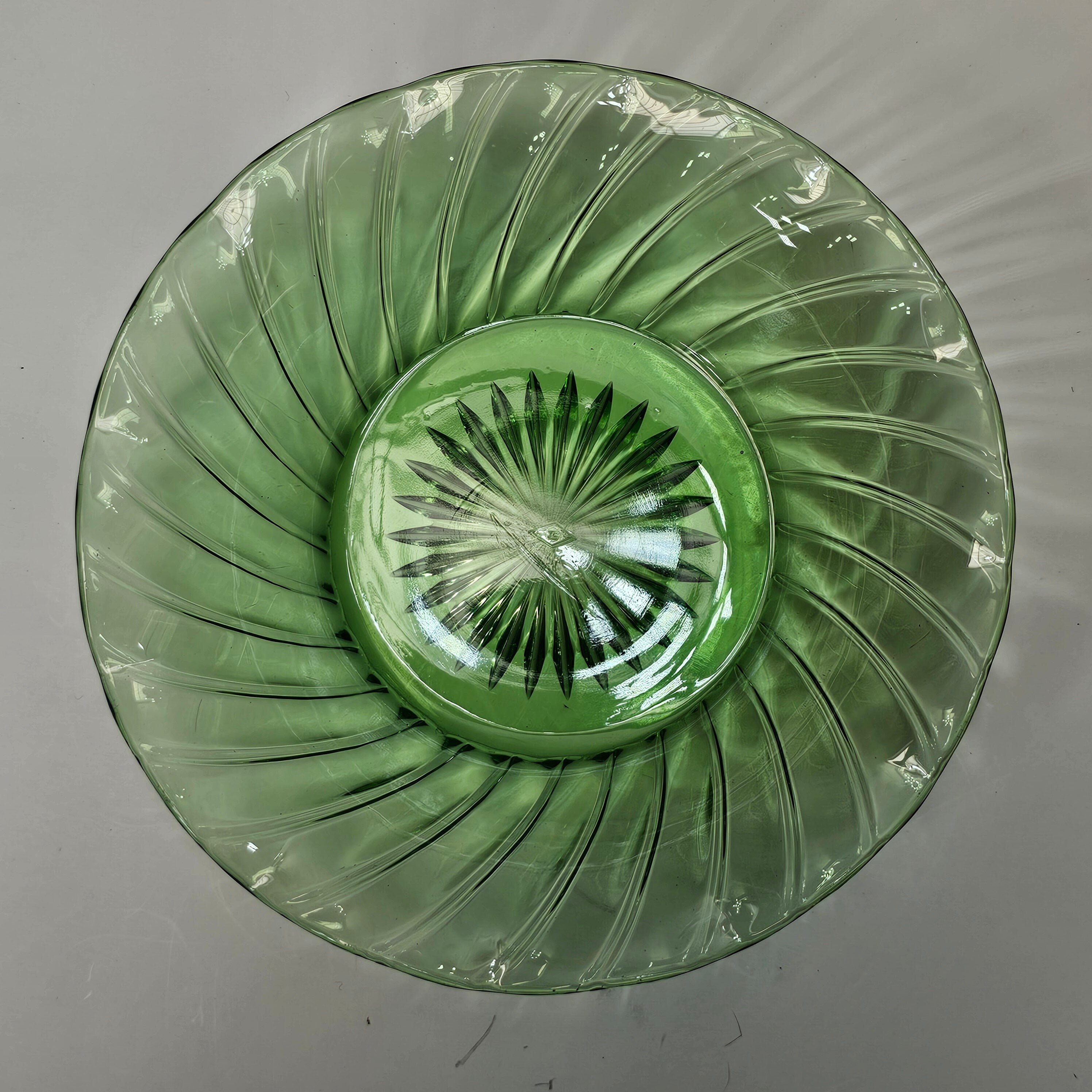 Heisey Moongleam Marcel Wave Swirl Green 6 3/8" Baked Apple Bowl