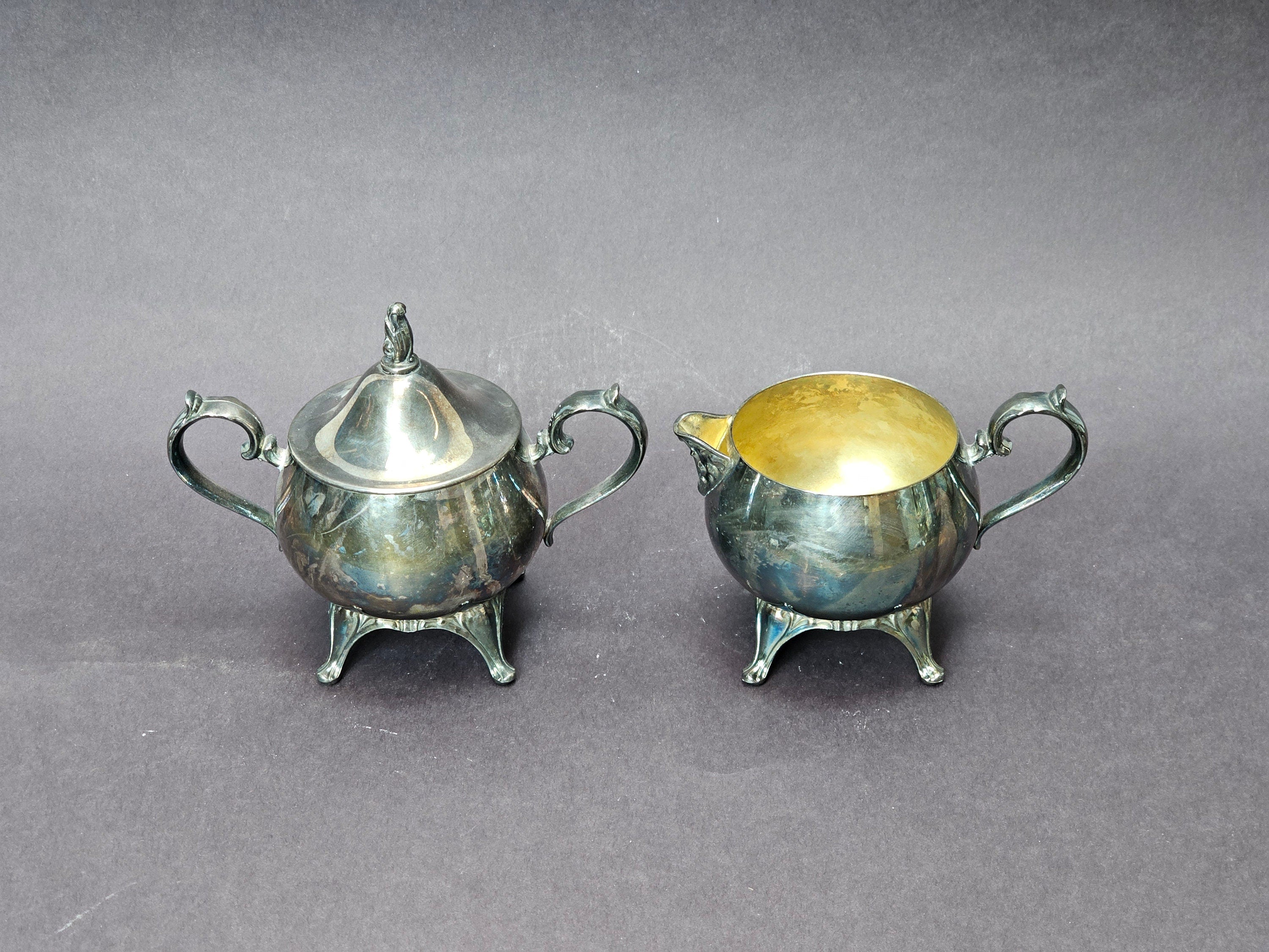 Vintage Oneida Silver Plated Sugar Bowl & Creamer Set