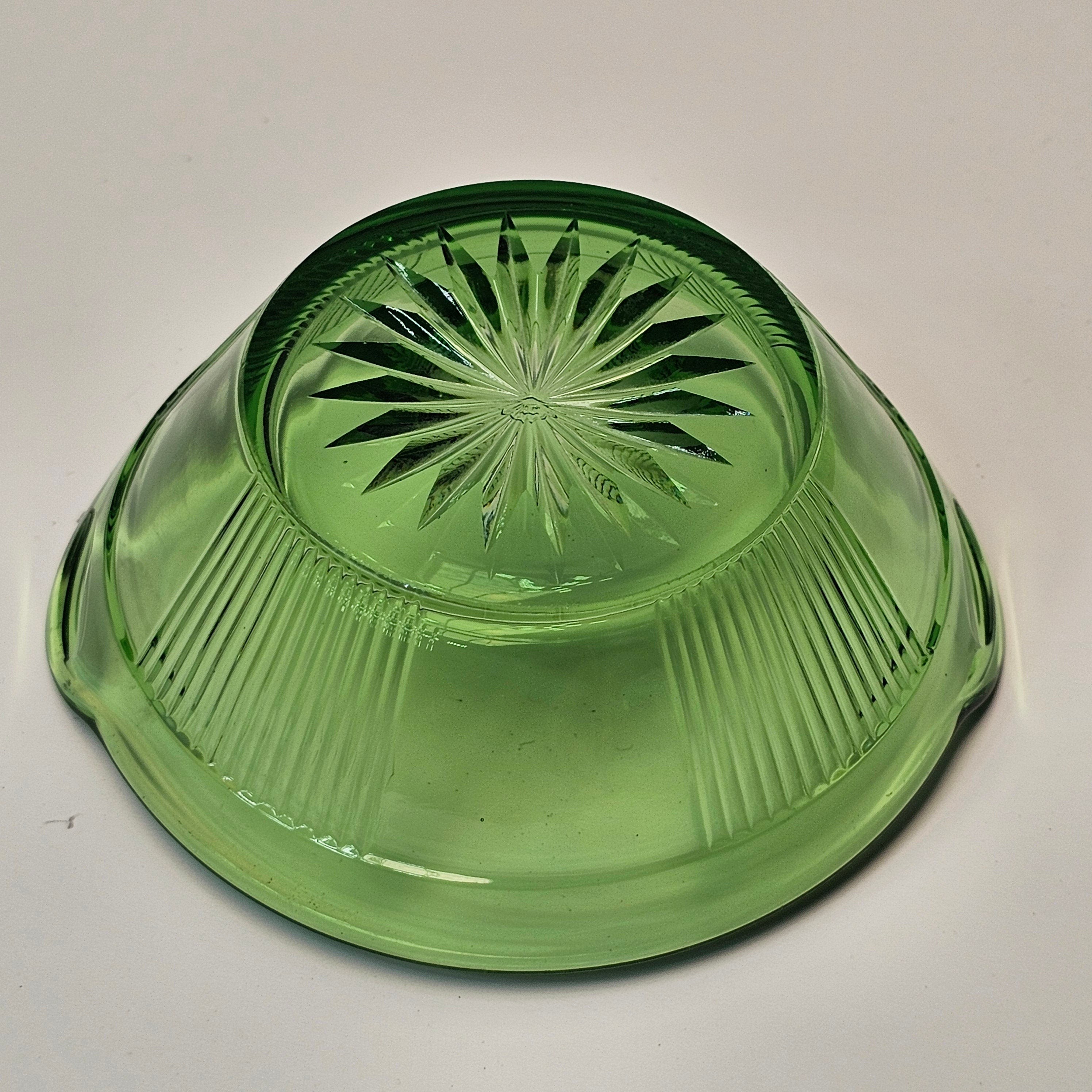 Heisey Pleat & Panel Moongleam Handled Nut Bowl