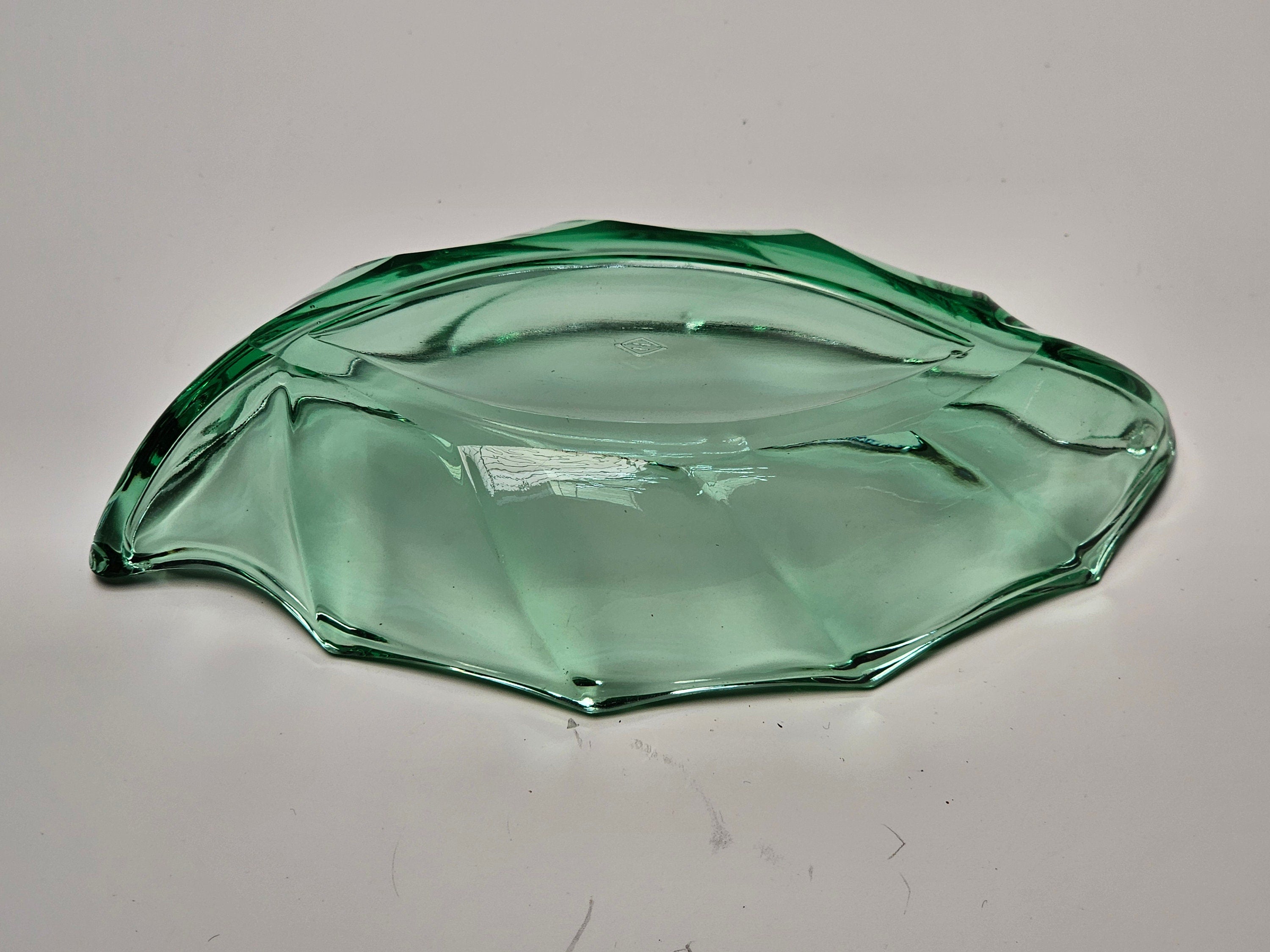Heisey 7" Twist Moongleam Pickle Dish