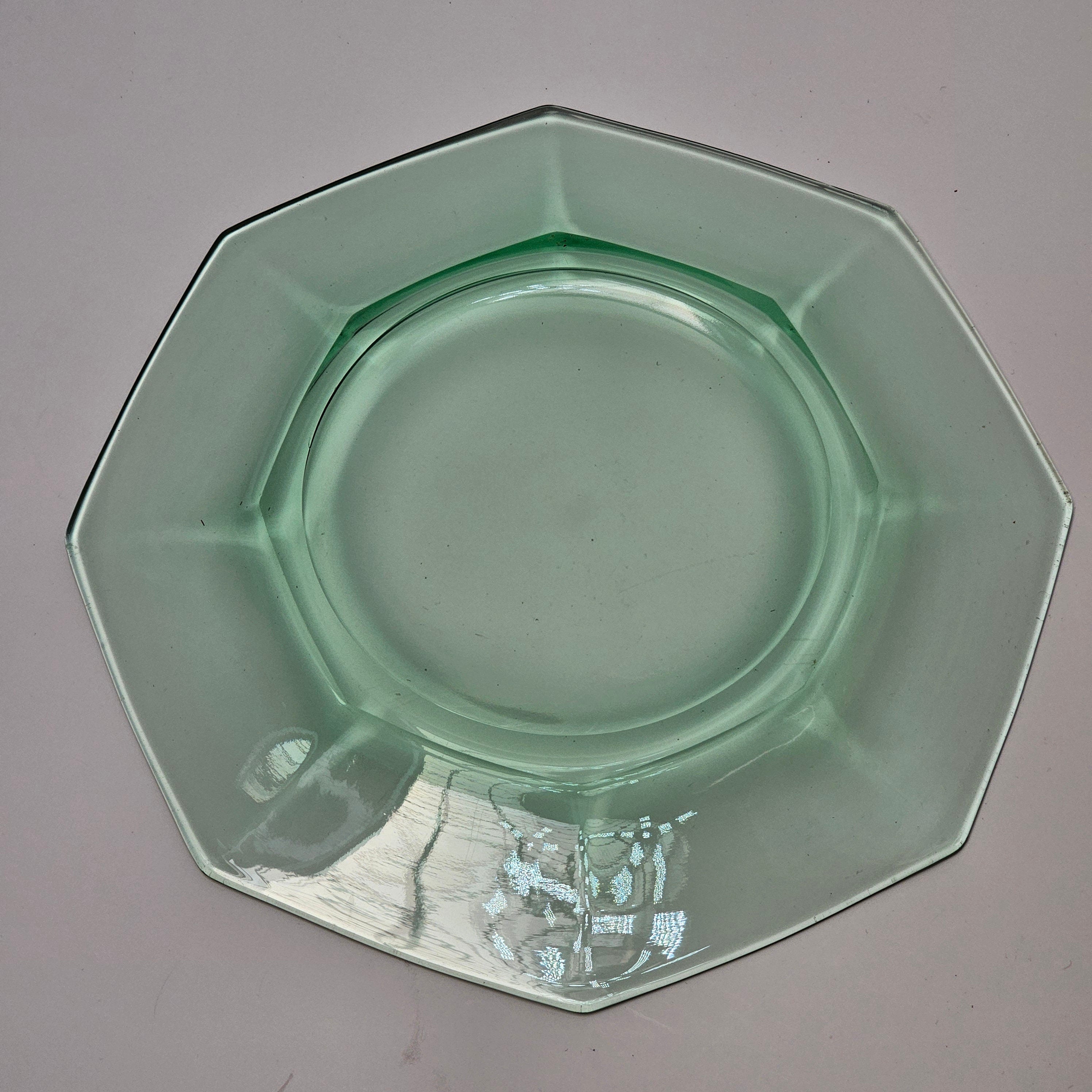 Heisey 7 3/4" Ribbed Octagonal Green Moongleam Glass Salad Dessert Plate