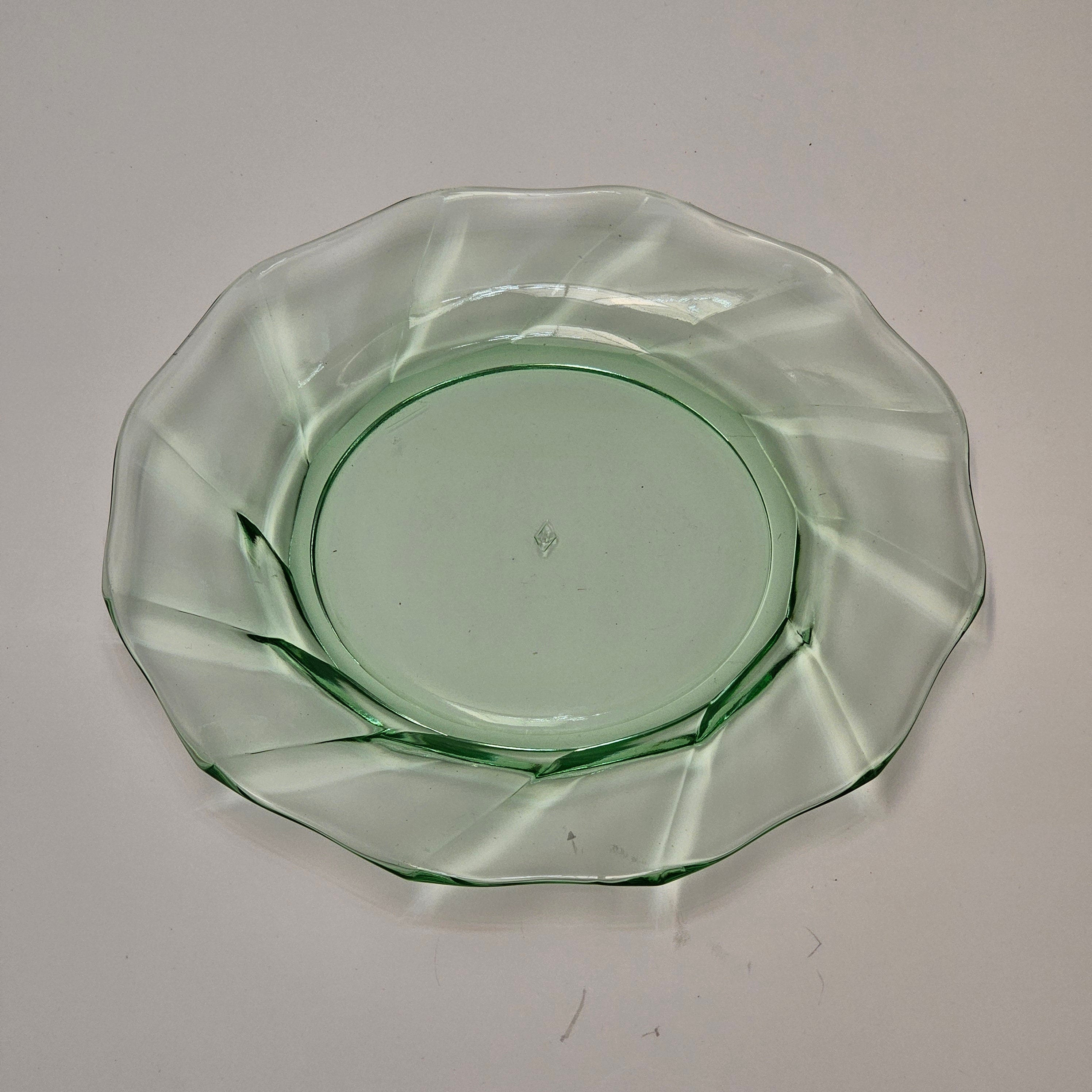Heisey 7" Twist Green Moongleam Glass Salad Dessert Plate