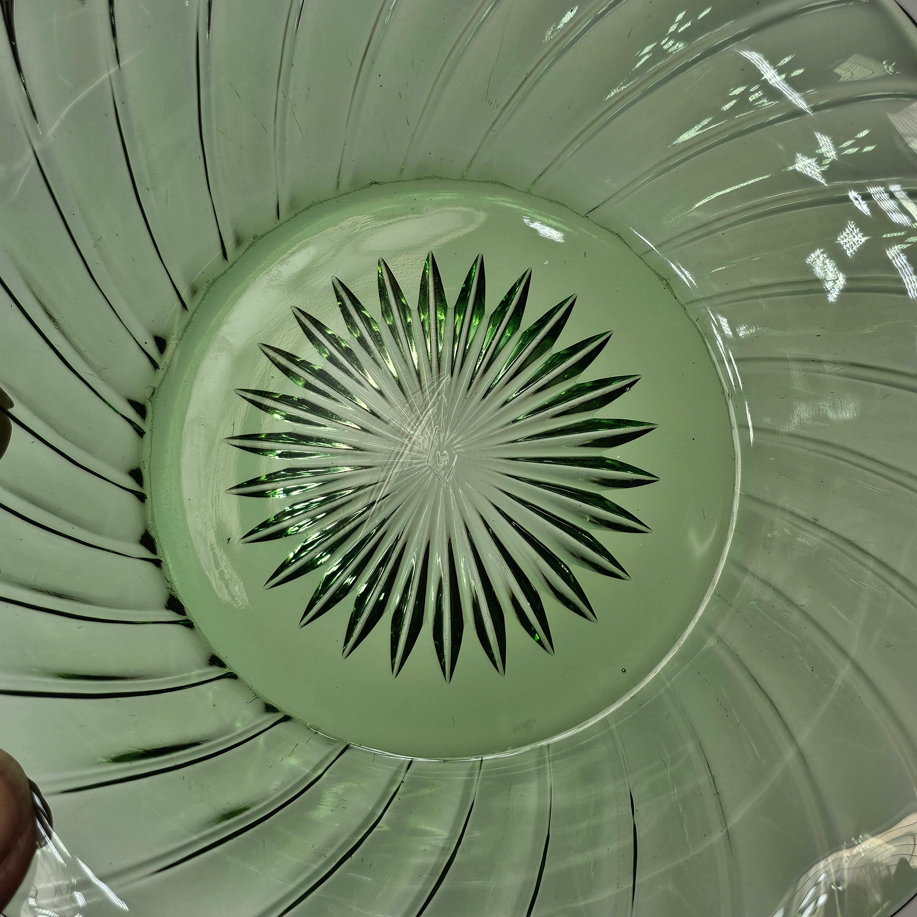 Heisey Moongleam Marcel Wave Swirl Green 6 3/8" Baked Apple Bowl