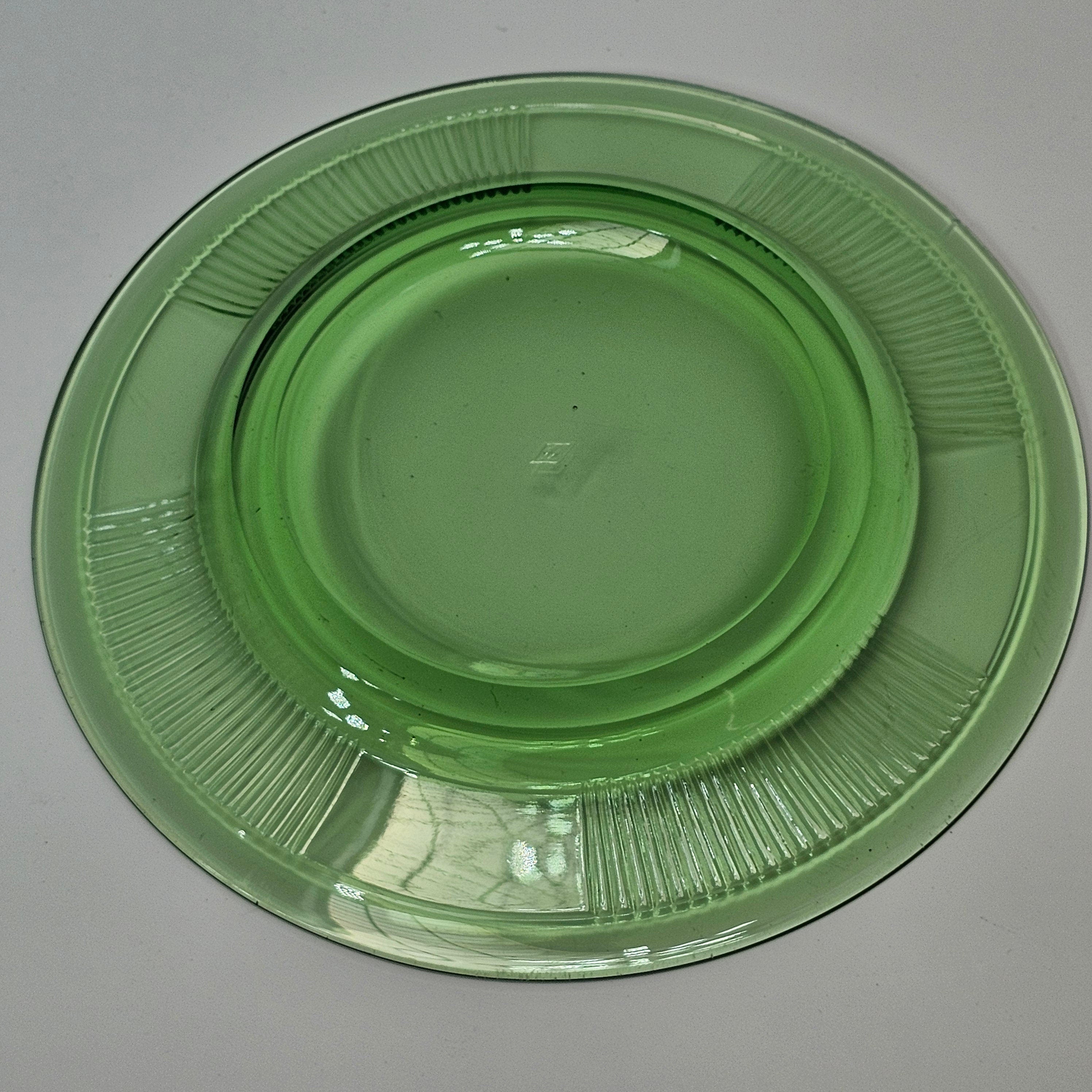 Heisey 7 1/8" Salad Plate Pleat and Panel Moongleam Green