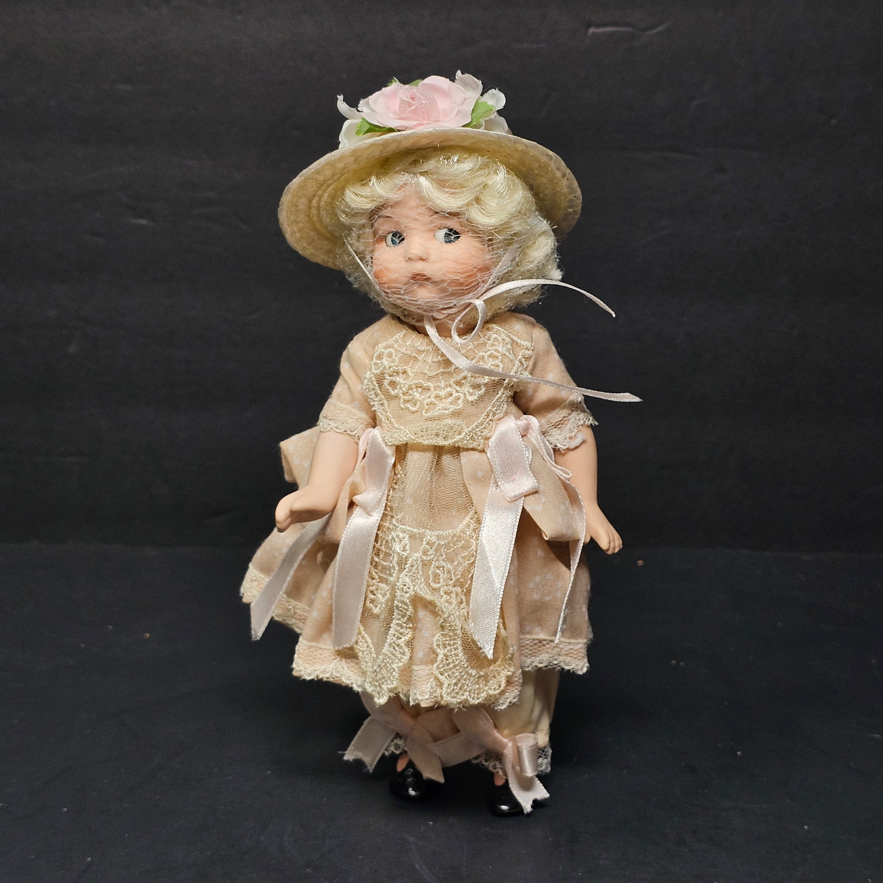 Jeannie Di Mauro 8" Porcelain Doll Mary Had a Little Lamb