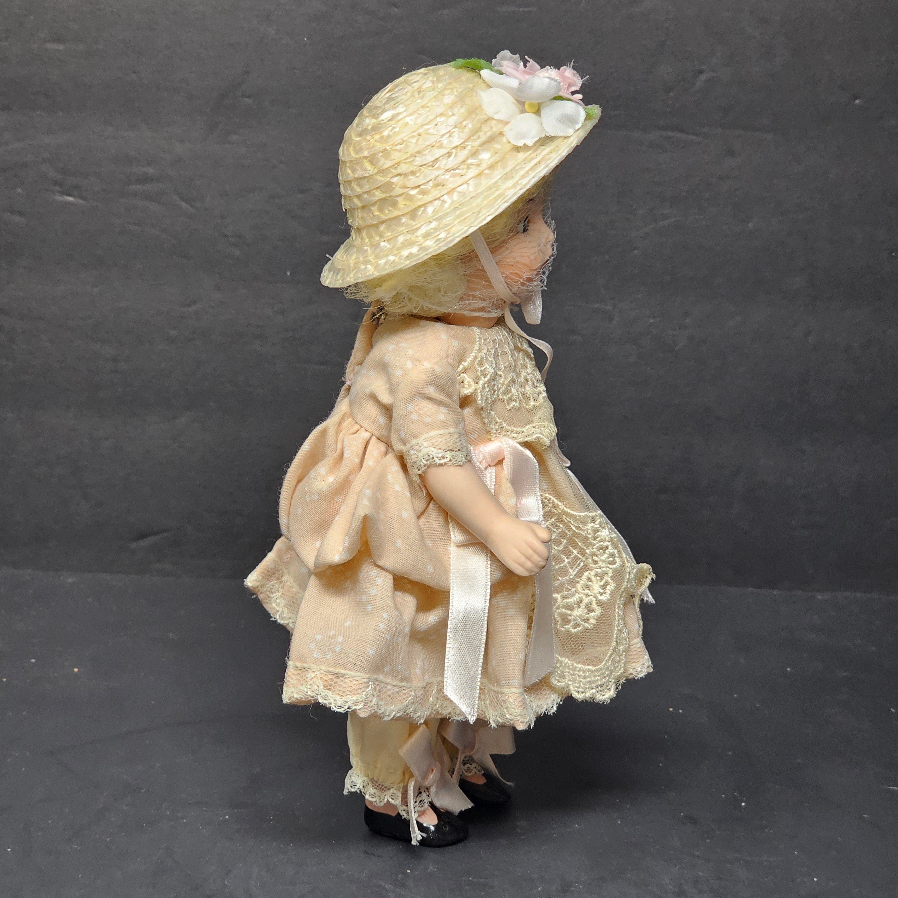 Jeannie Di Mauro 8" Porcelain Doll Mary Had a Little Lamb