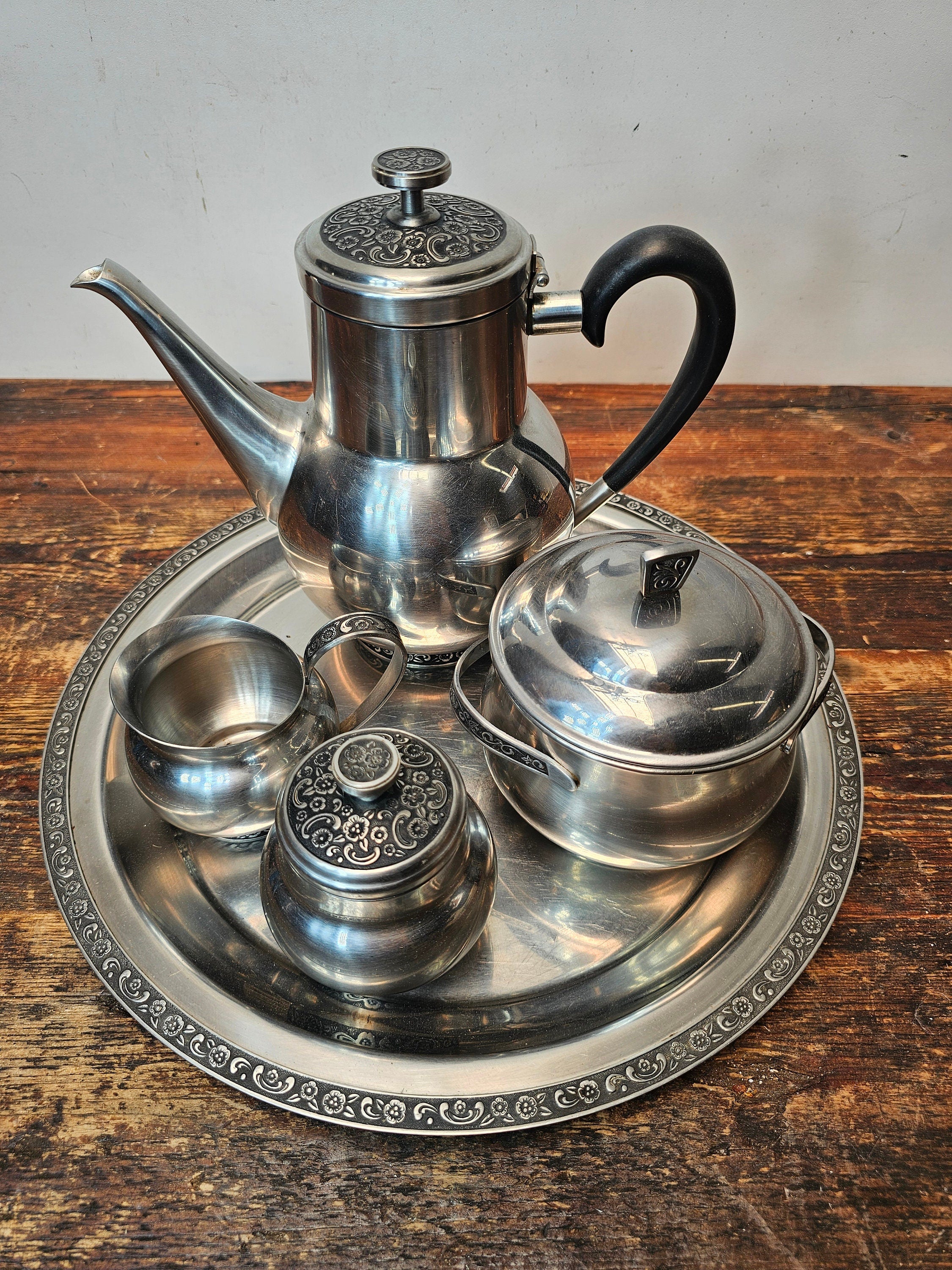 Oneida Mediterranean 18/8 Stainless Tea Set + Monterey Stainless Steel Pot