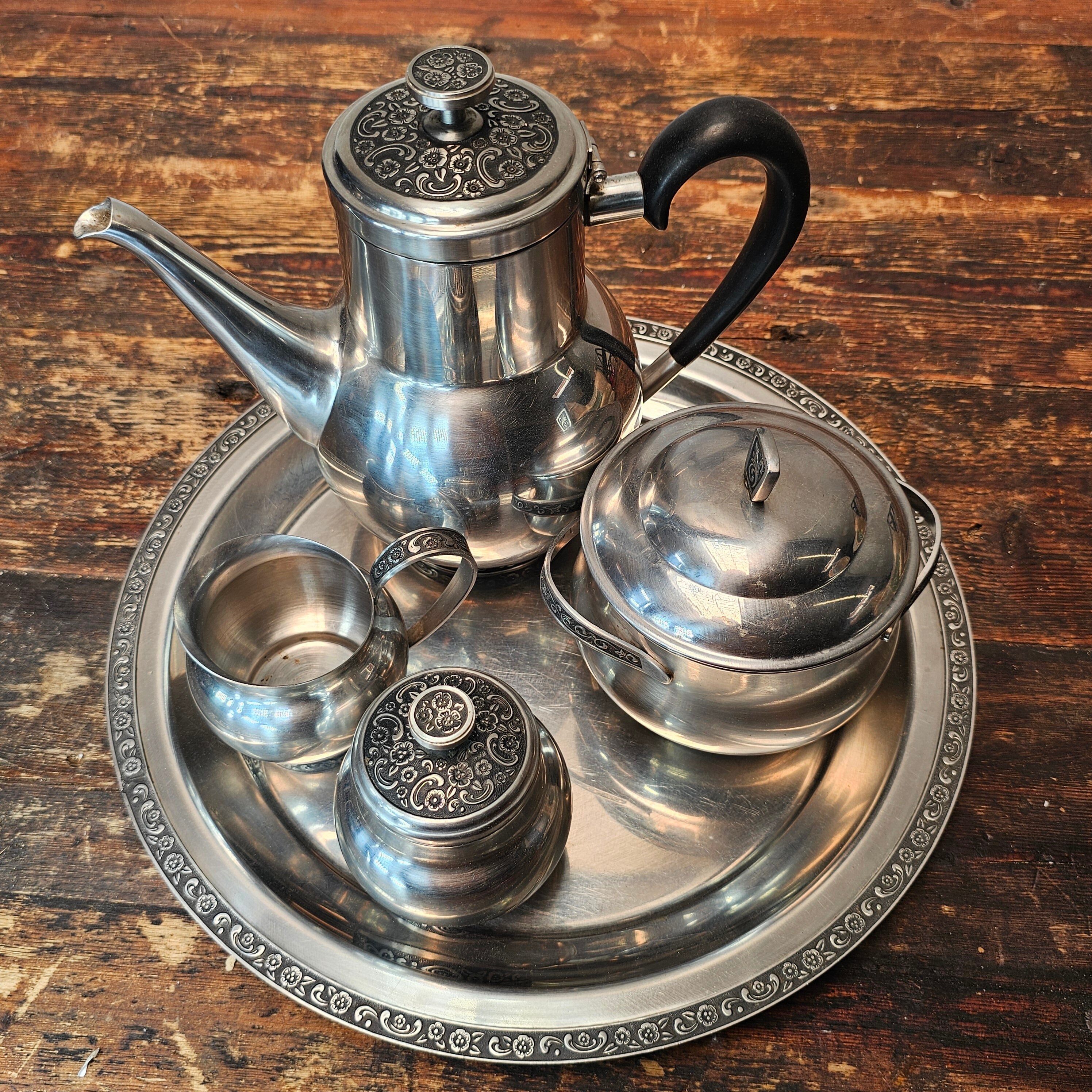 Oneida Mediterranean 18/8 Stainless Tea Set + Monterey Stainless Steel Pot