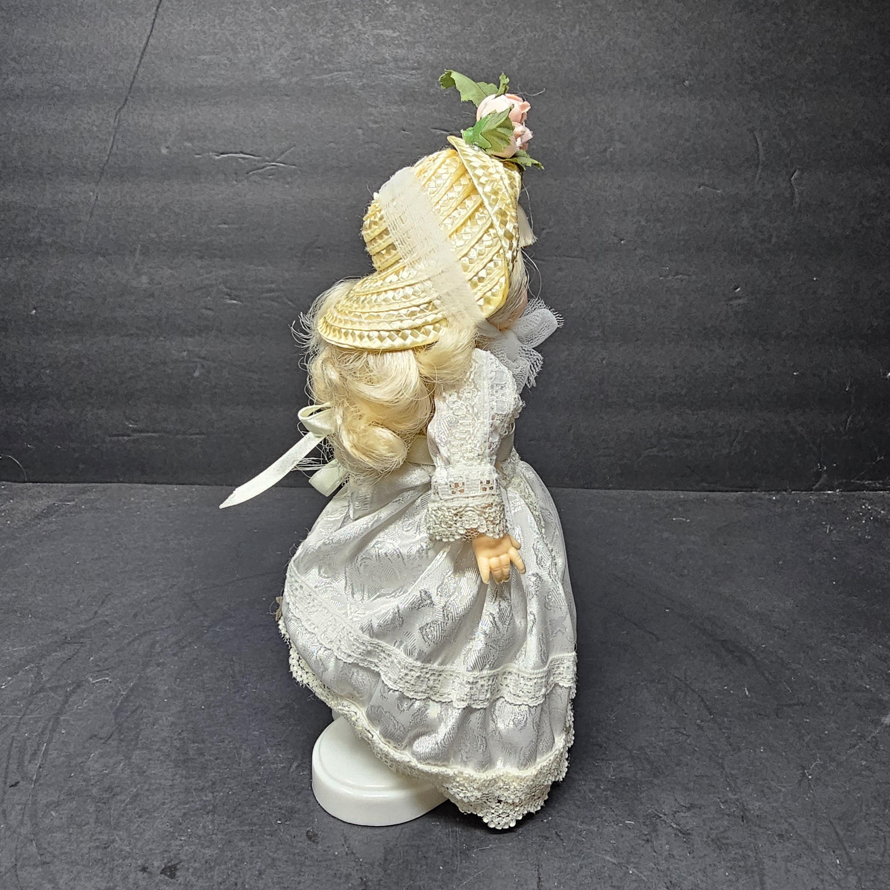 Vogue 8" Victorian Romance by Jessica McClintock With Stand