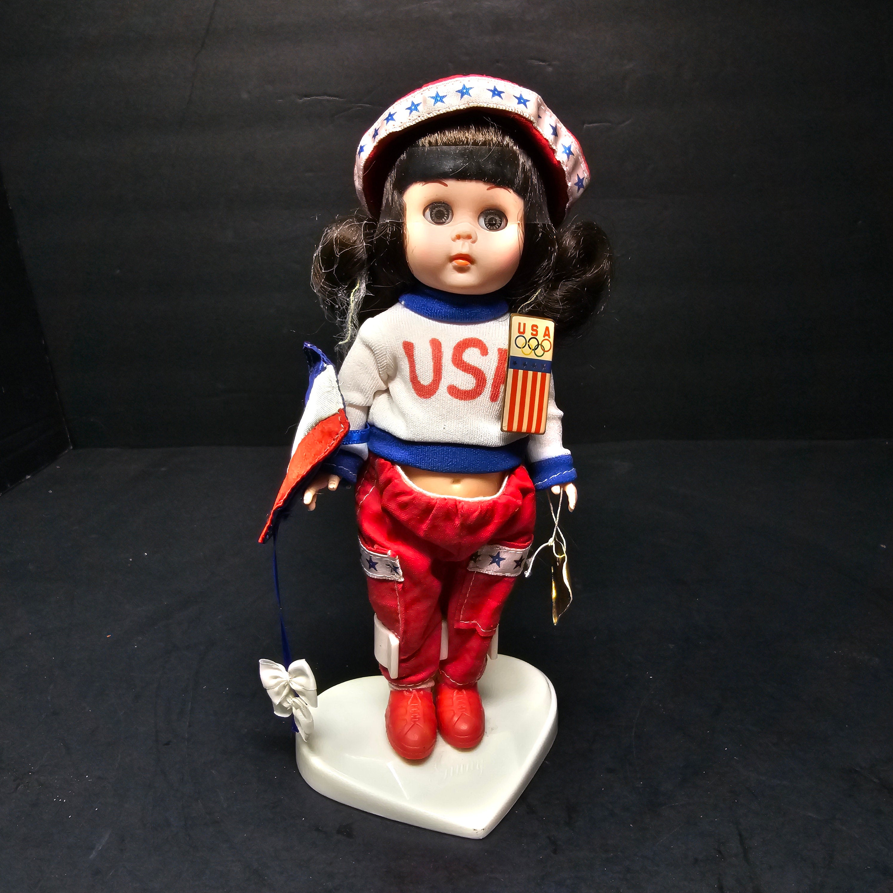 Vintage 8" Flying a Kite Ginny 1987 Dakin With Heart Shaped Stand