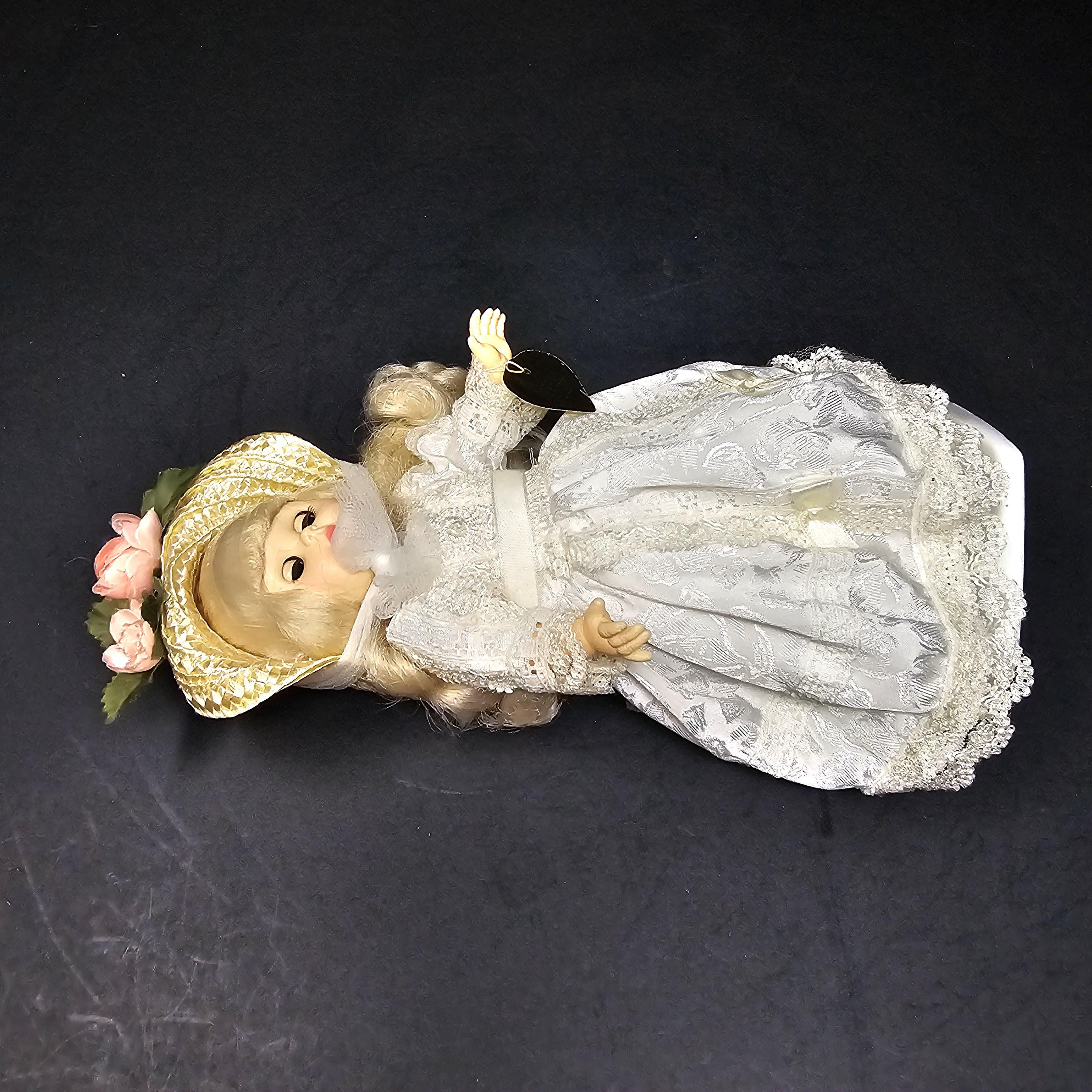 Vogue 8" Victorian Romance by Jessica McClintock With Stand