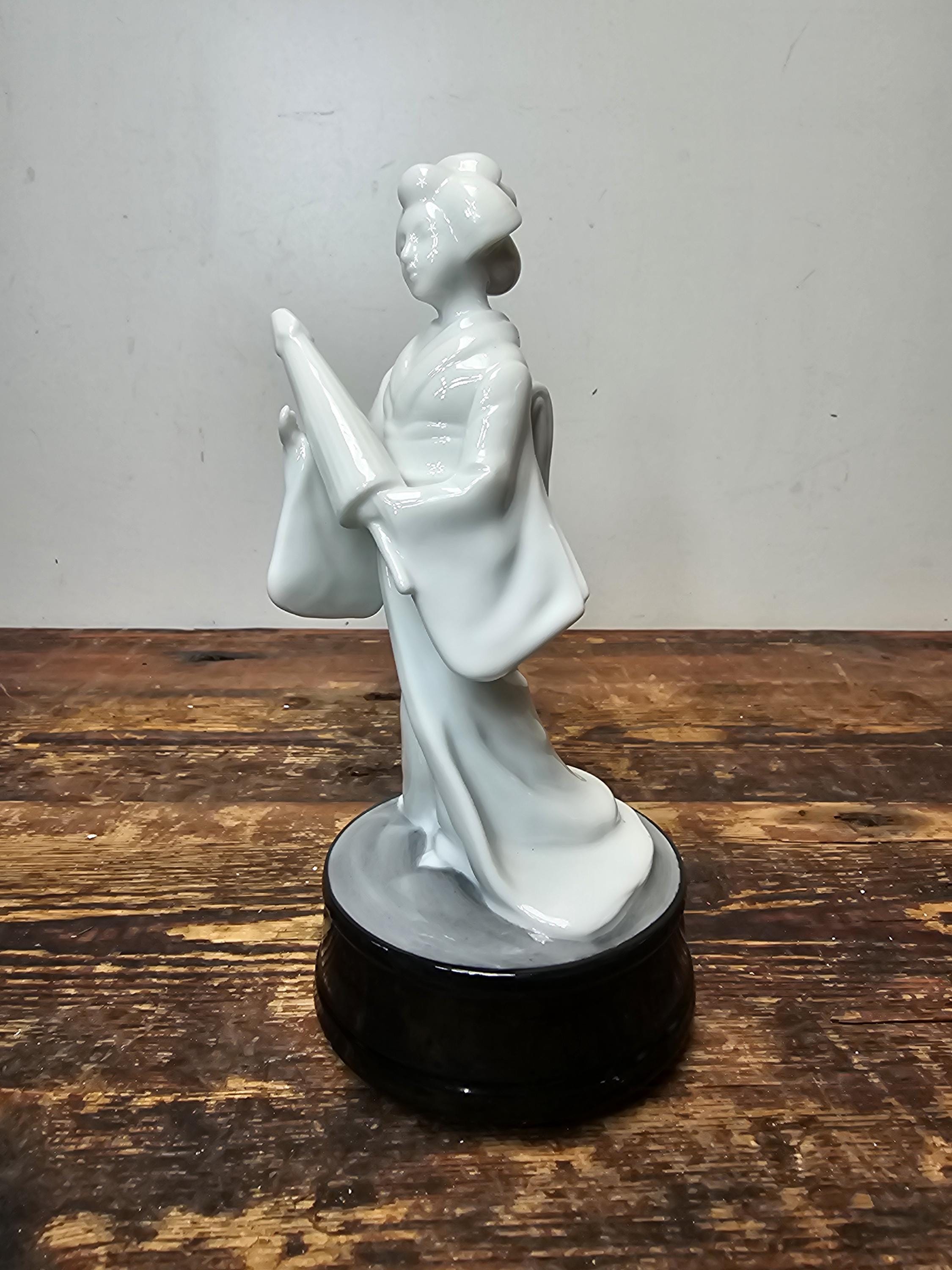 Vintage Rosenthal Netter Made In Japan Porcelain Geisha Music Box