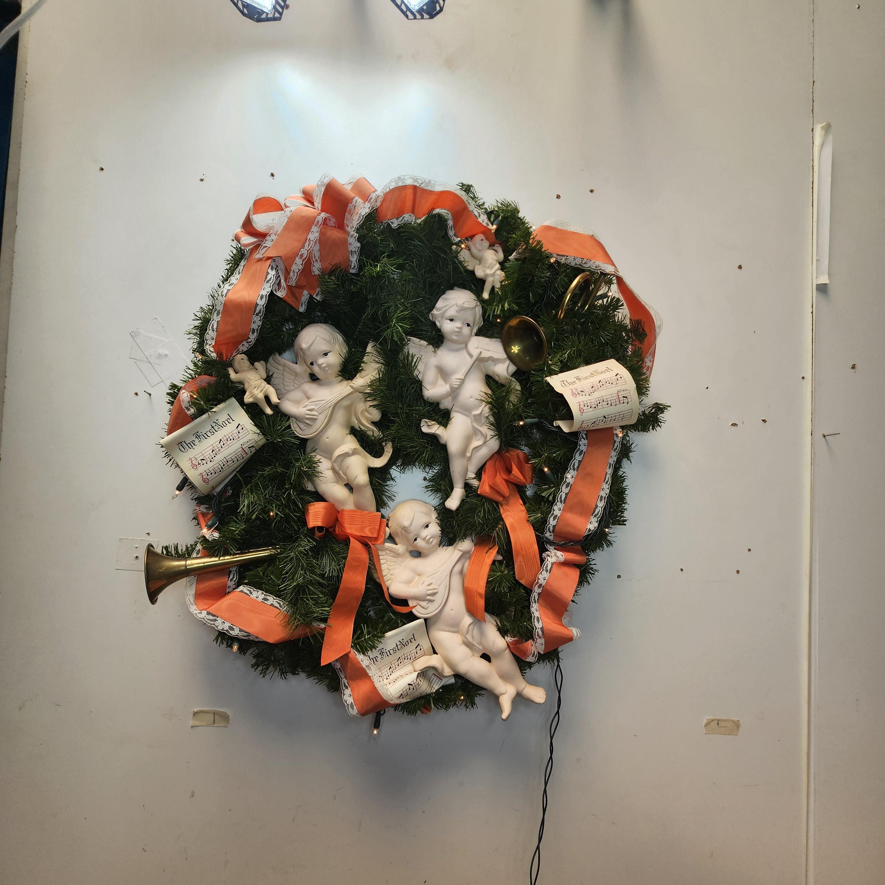 Christmas Wreath Sign 27” Diameter With 5 Bisque Angels