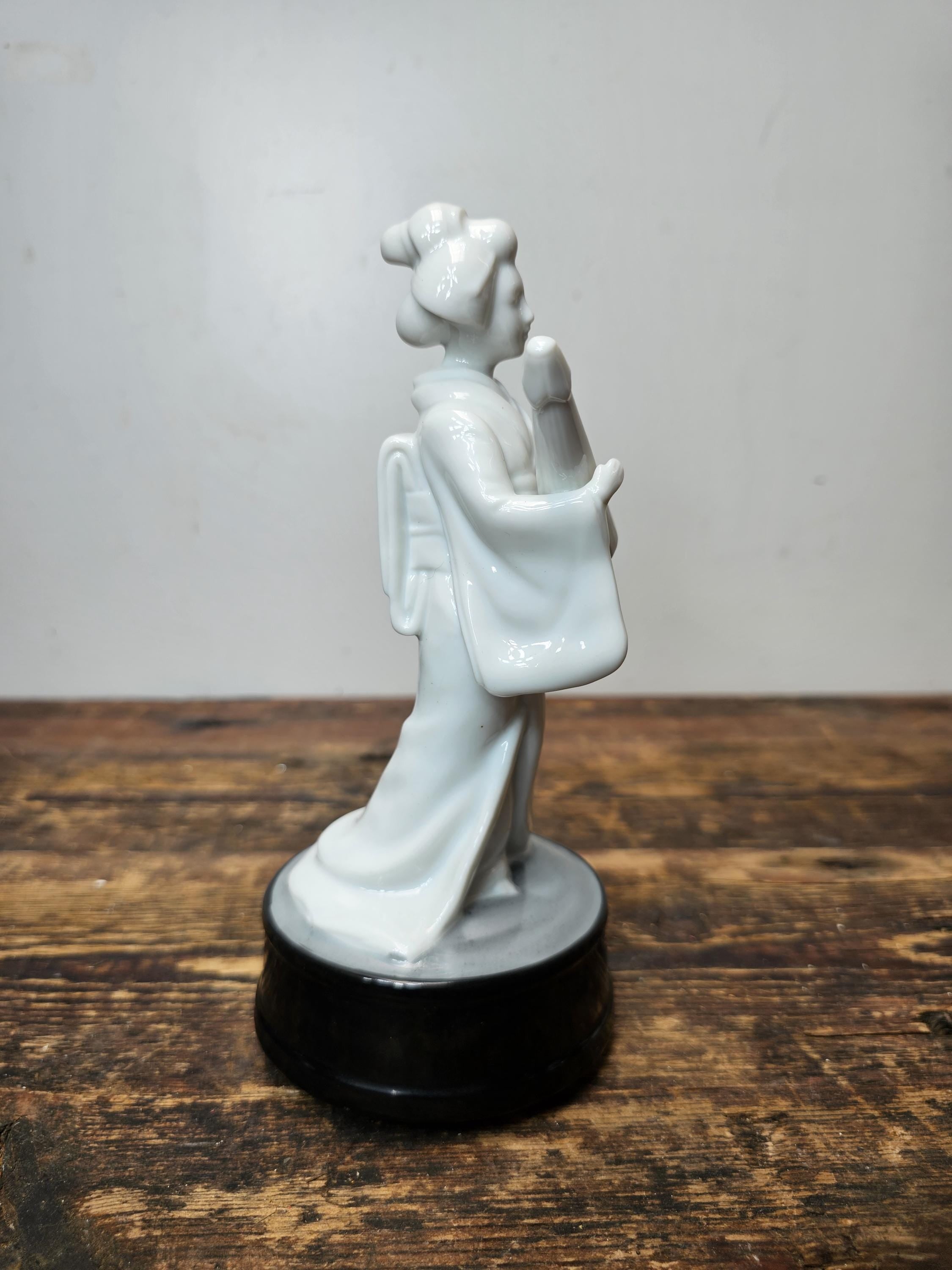 Vintage Rosenthal Netter Made In Japan Porcelain Geisha Music Box