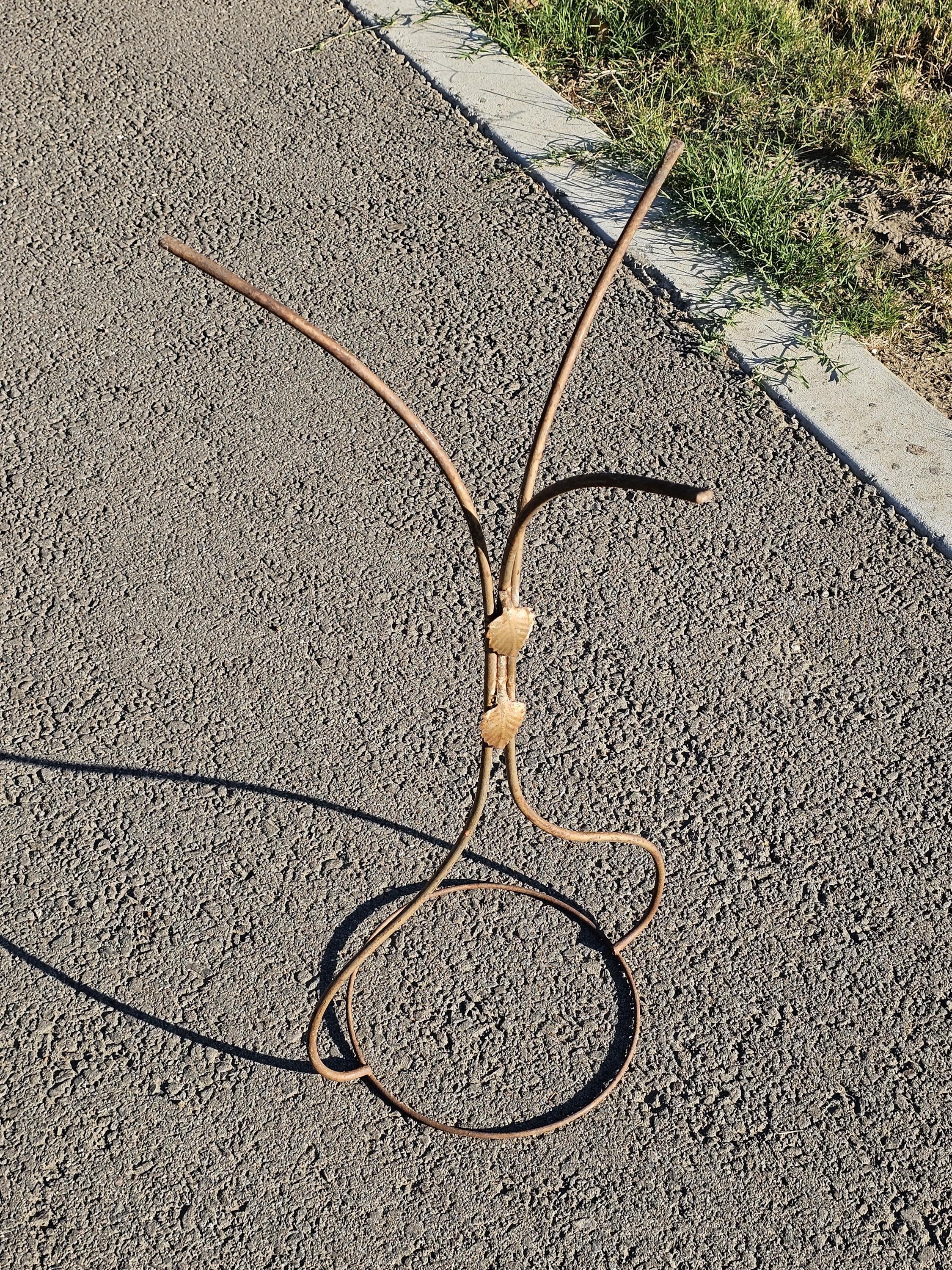 Vintage Metal Wire Plant Stand 29"H