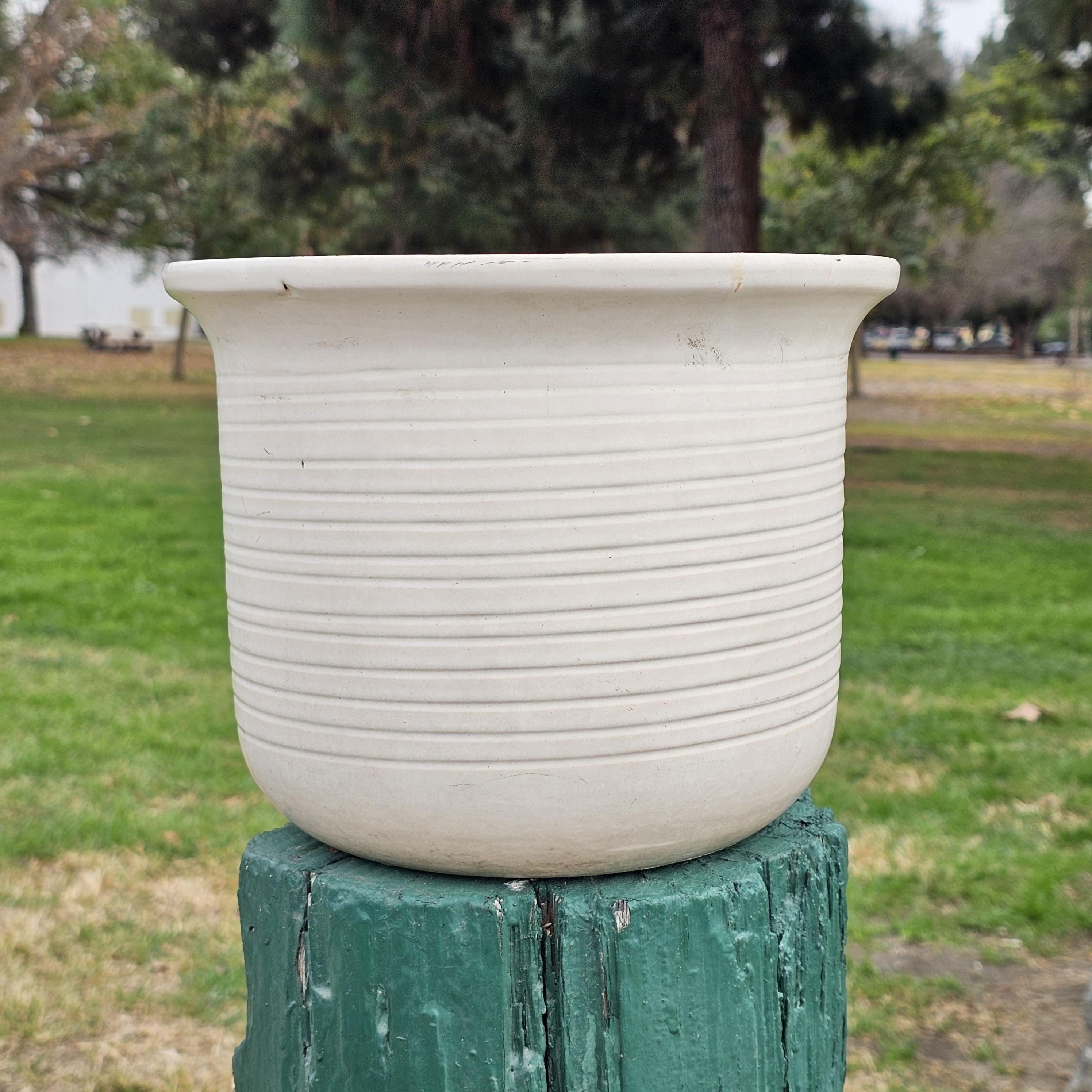 Gainey Ceramics U-10 White Planter Pot La Verne Calif USA MCM 10" Dia x 8" H
