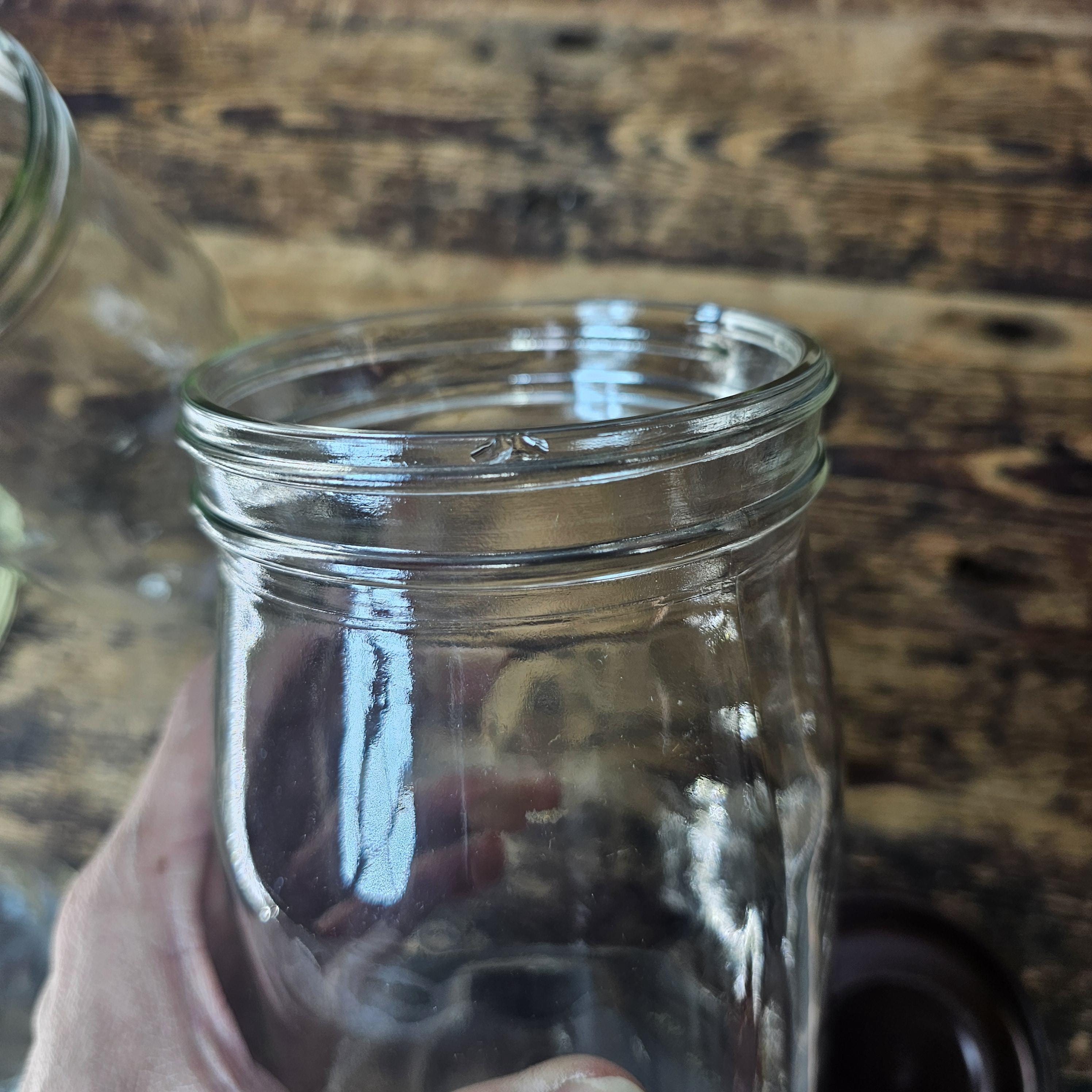 Set of 6 Vintage Carlton Glass & Action Industries Glass Jars With Lids